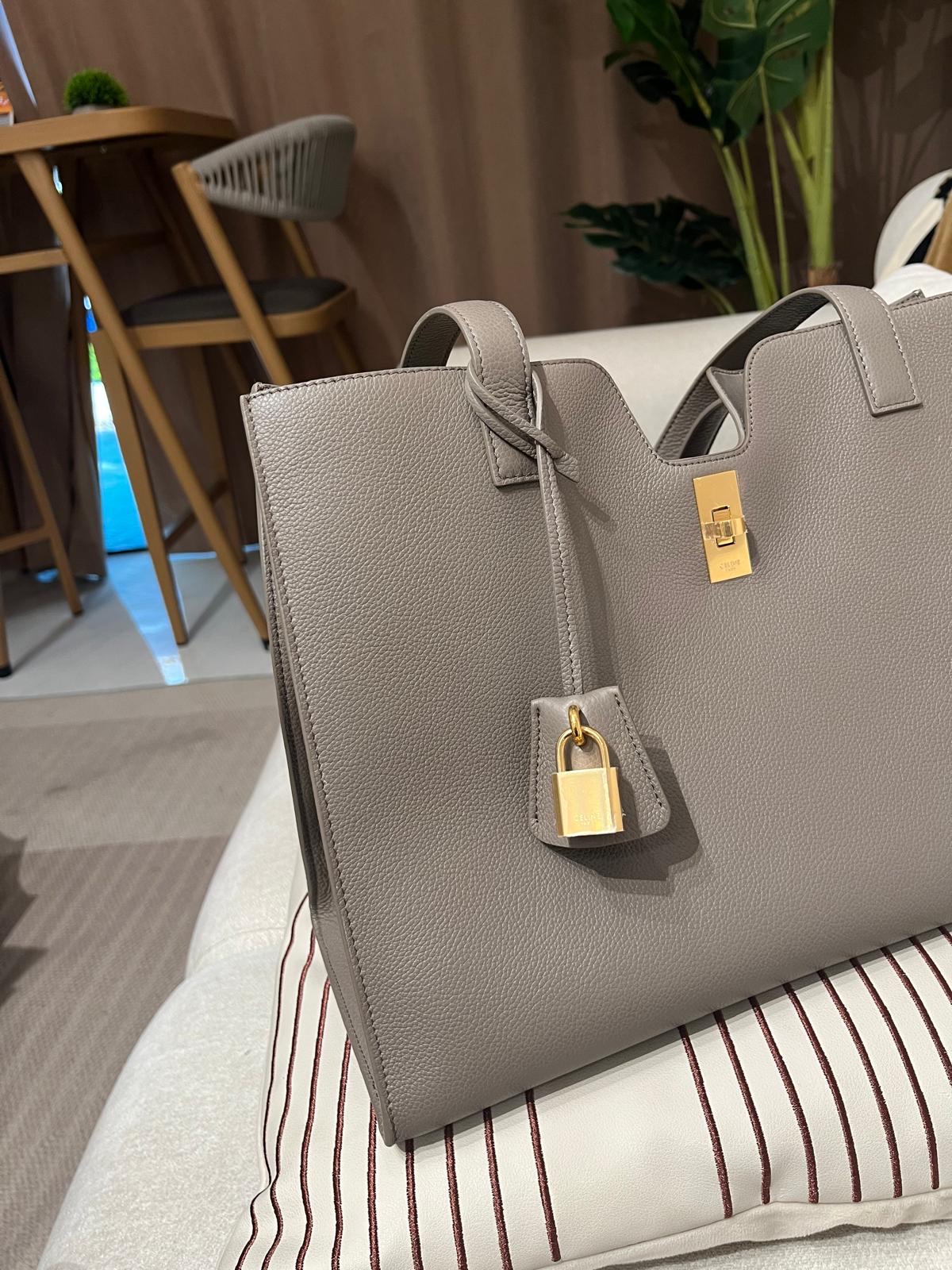 未使用品 Celine 16 Tote Bag 100%Authentic, Unused 未使用品 ✅Key lock ✅Dust Bag