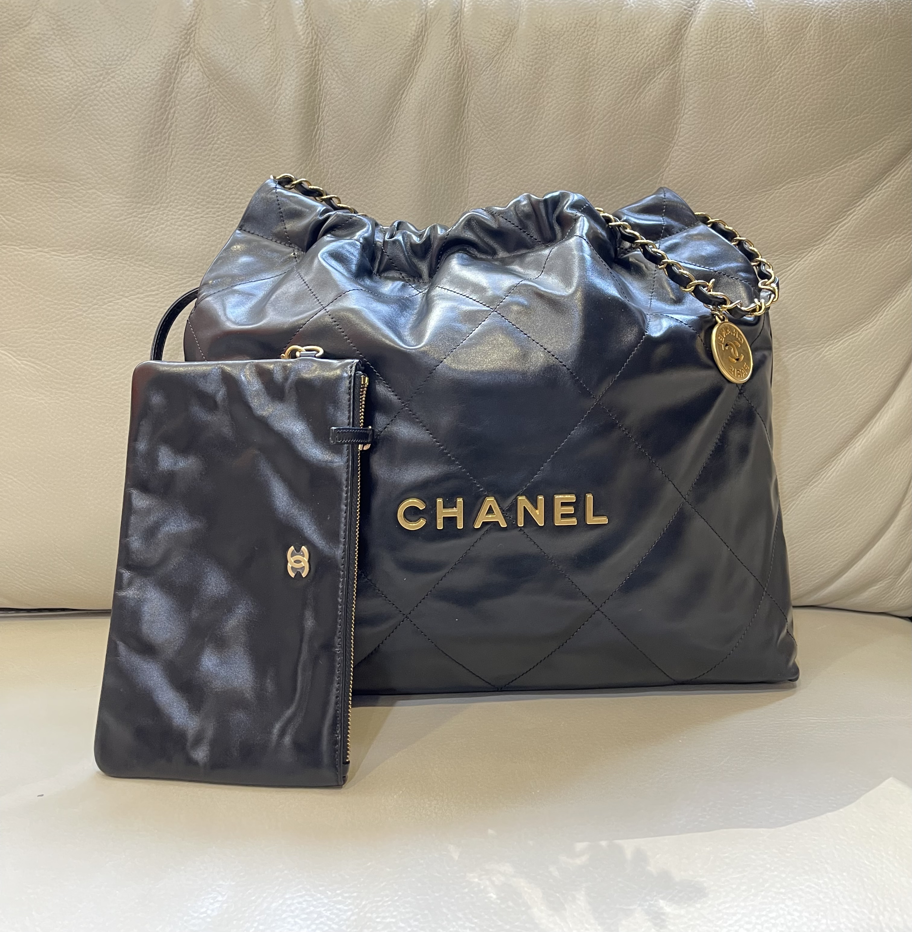 Pre-owned Chanel 22 bag / Product Code: 26031413