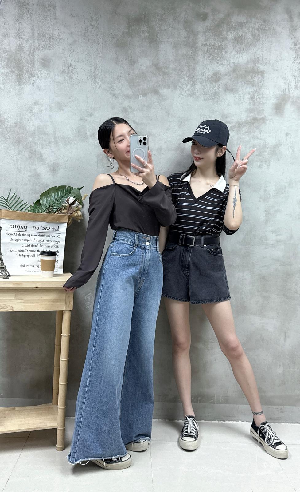 E09 滑料一字領Top