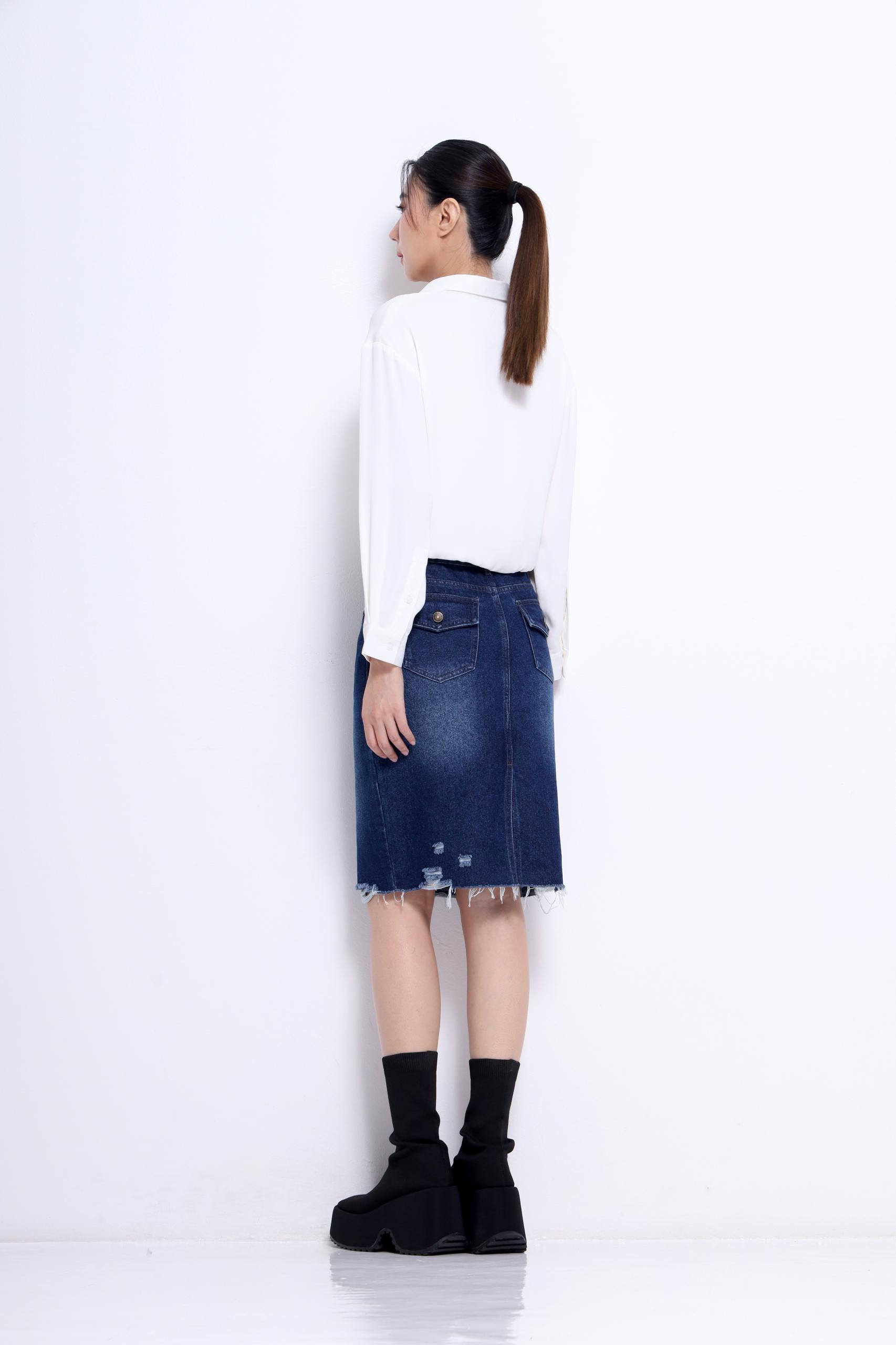 CB2724 ASYMETRIC BUTTON L/SLLV BLOUSE