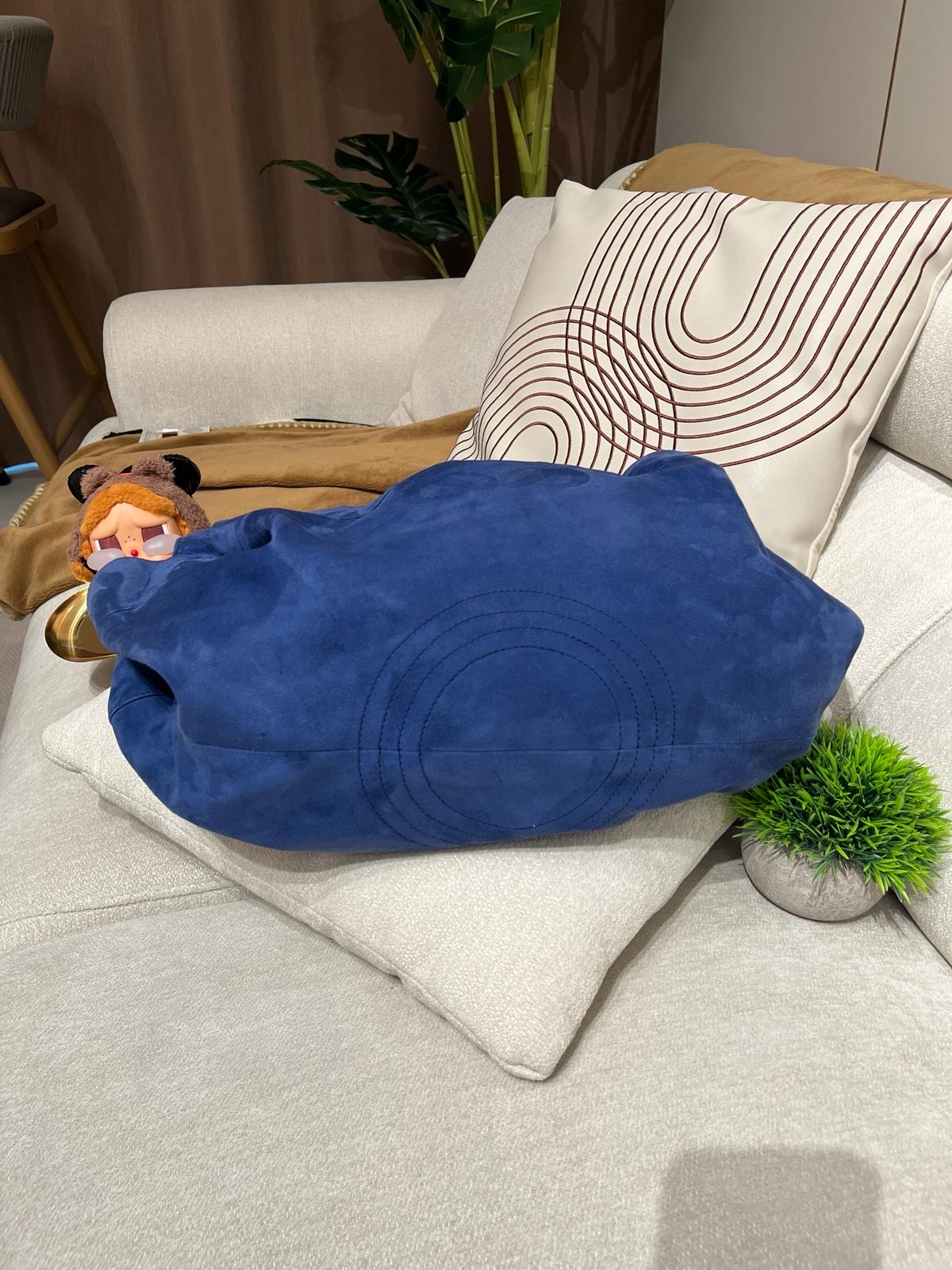 Loewe Aire Suede handbag 藍色麂皮手袋 100%Authentic, 95%New