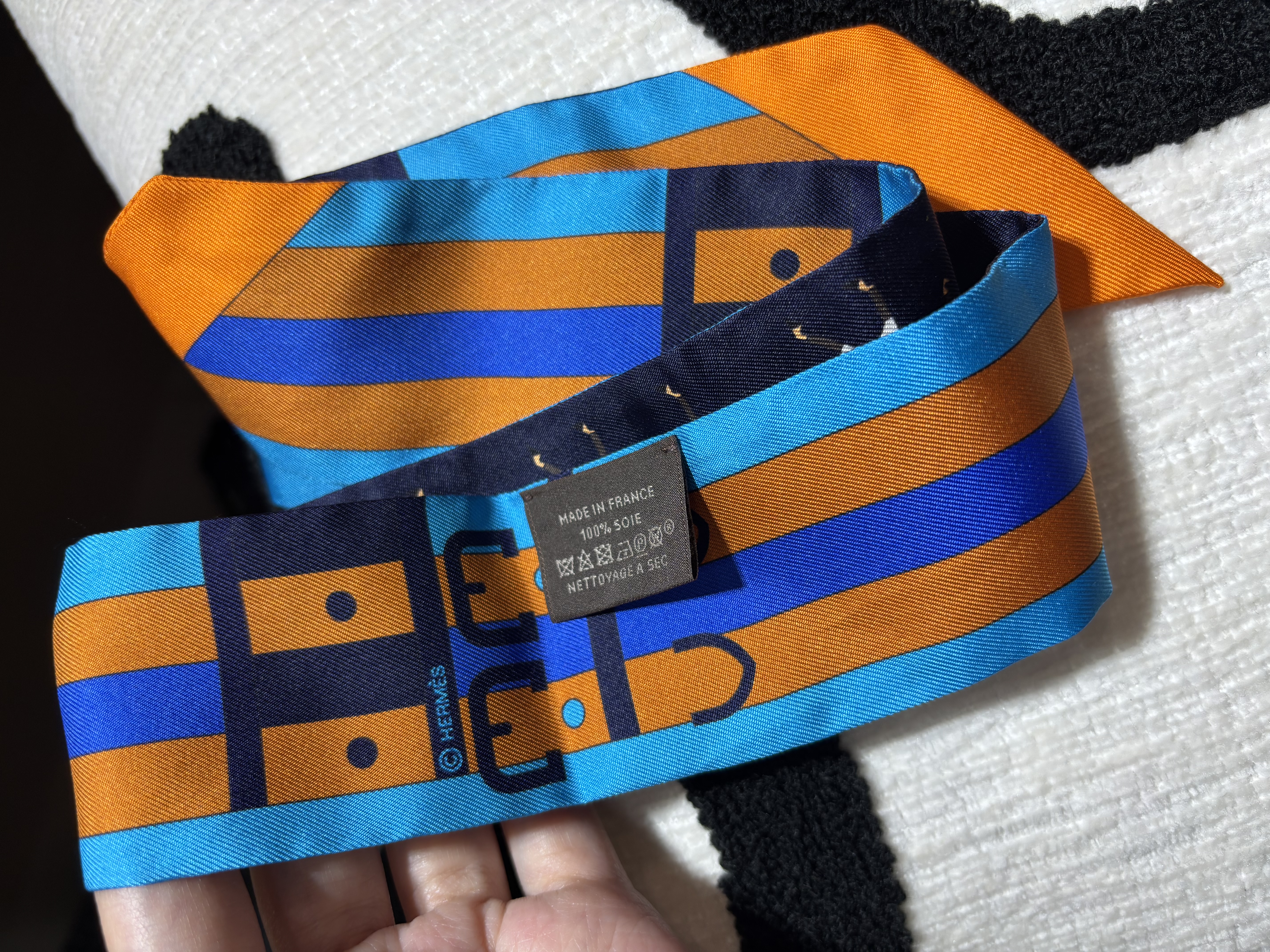 Hermes Twilly 100%silk 100%Authentic,99%new ✅box  
