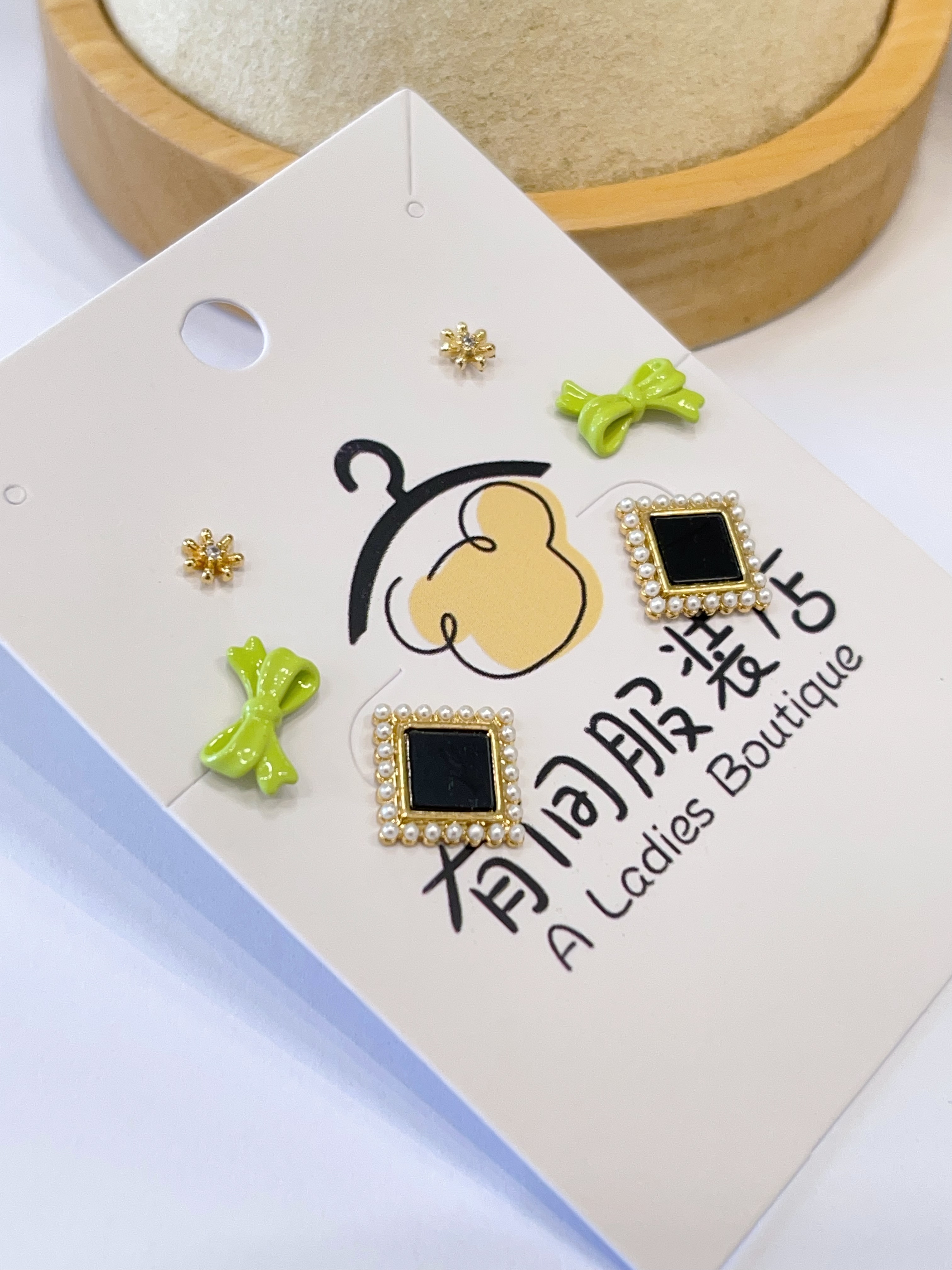 方形珍珠边框蝴蝶结耳环套装