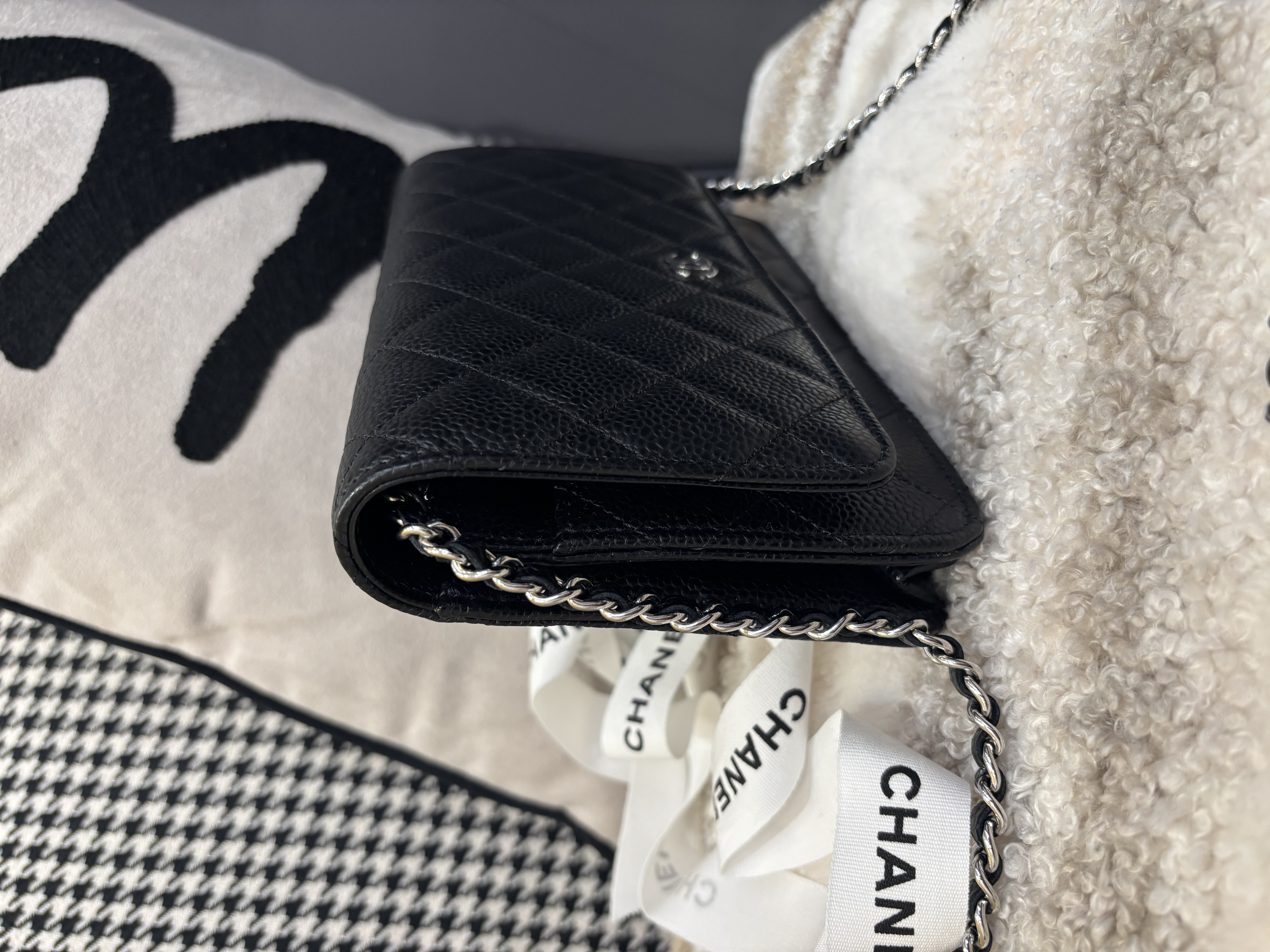 全新 Chanel wallet on chain 黑色荔枝牛皮銀扣 WOC 100%Authentic, 全新 100%NEW  ✅晶片貼✅dust bag ✅box