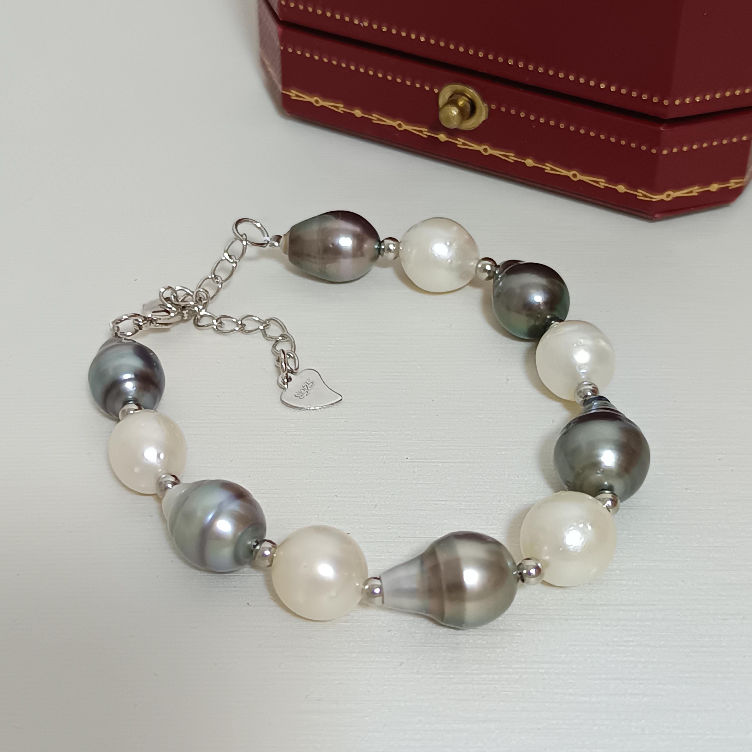 炫彩滑皮大溪地巴洛克海水珍珠+澳白蛋形海水珍珠，注白金尾鍊扣手鍊