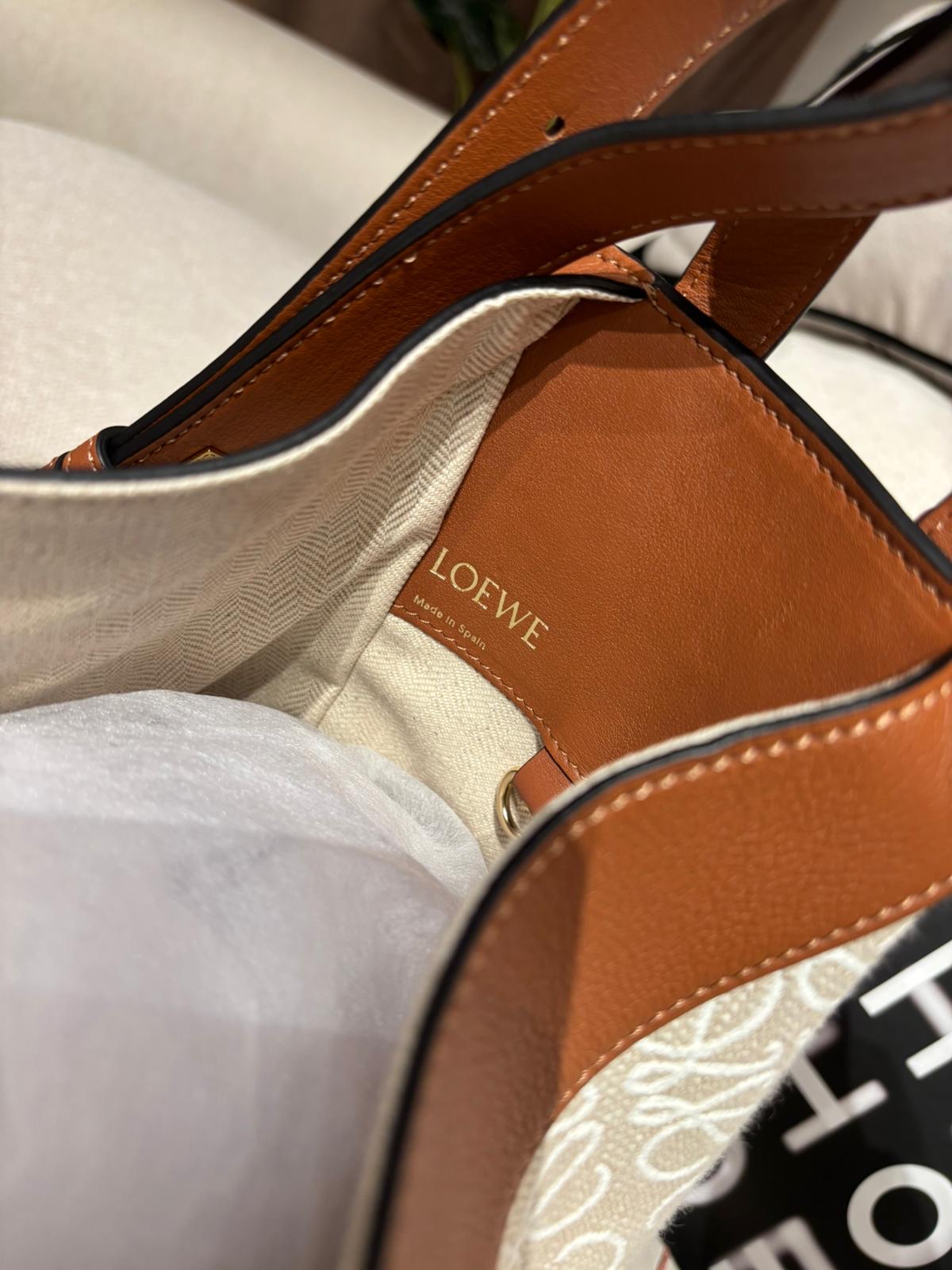 Loewe hammock Shoulder bag Small 100%Authentic, 98%New ✅Dust bag