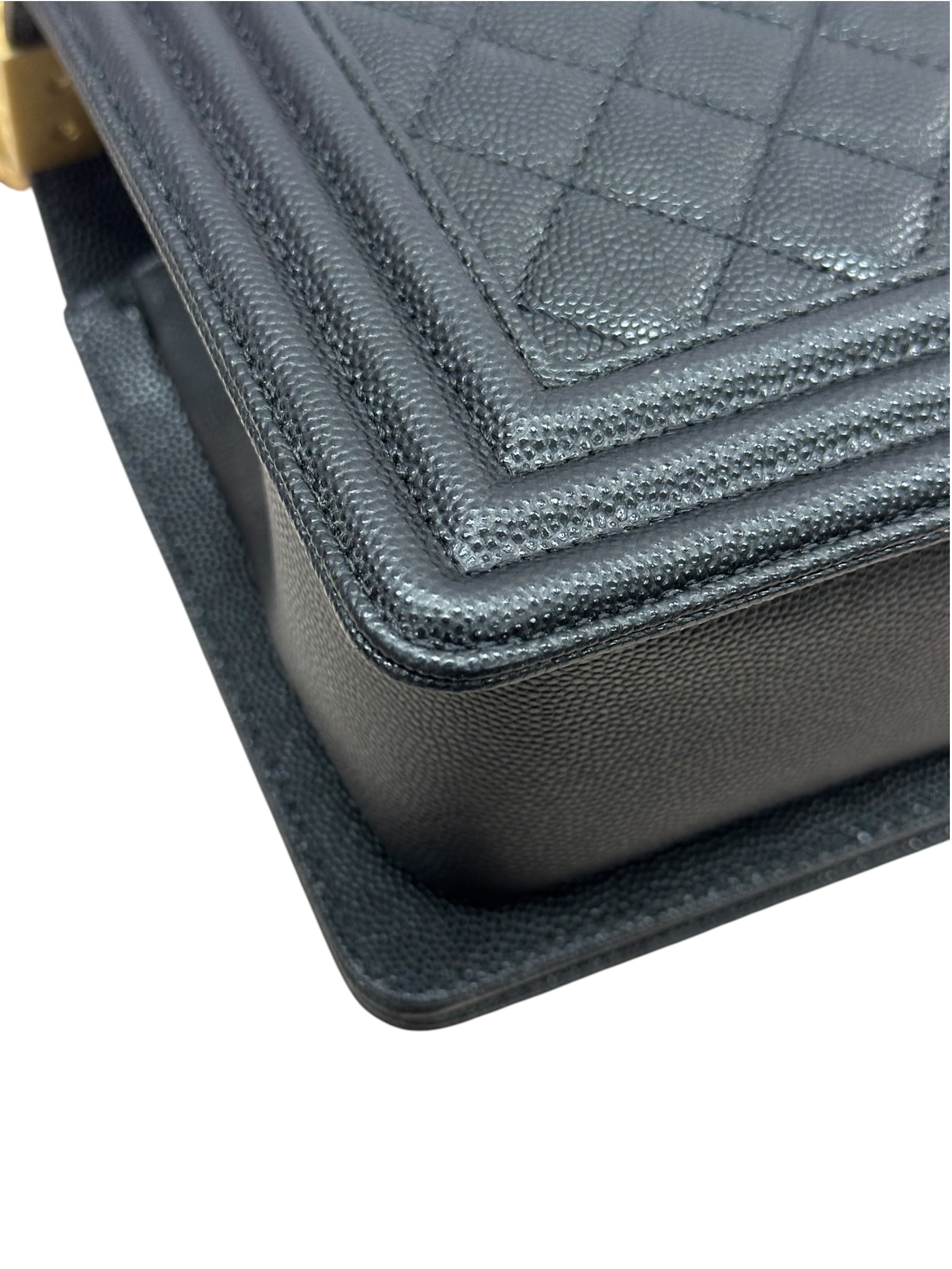 Pre-owned Chanel Boy 25 Flap Bag Calfskin / Product Code: 082103