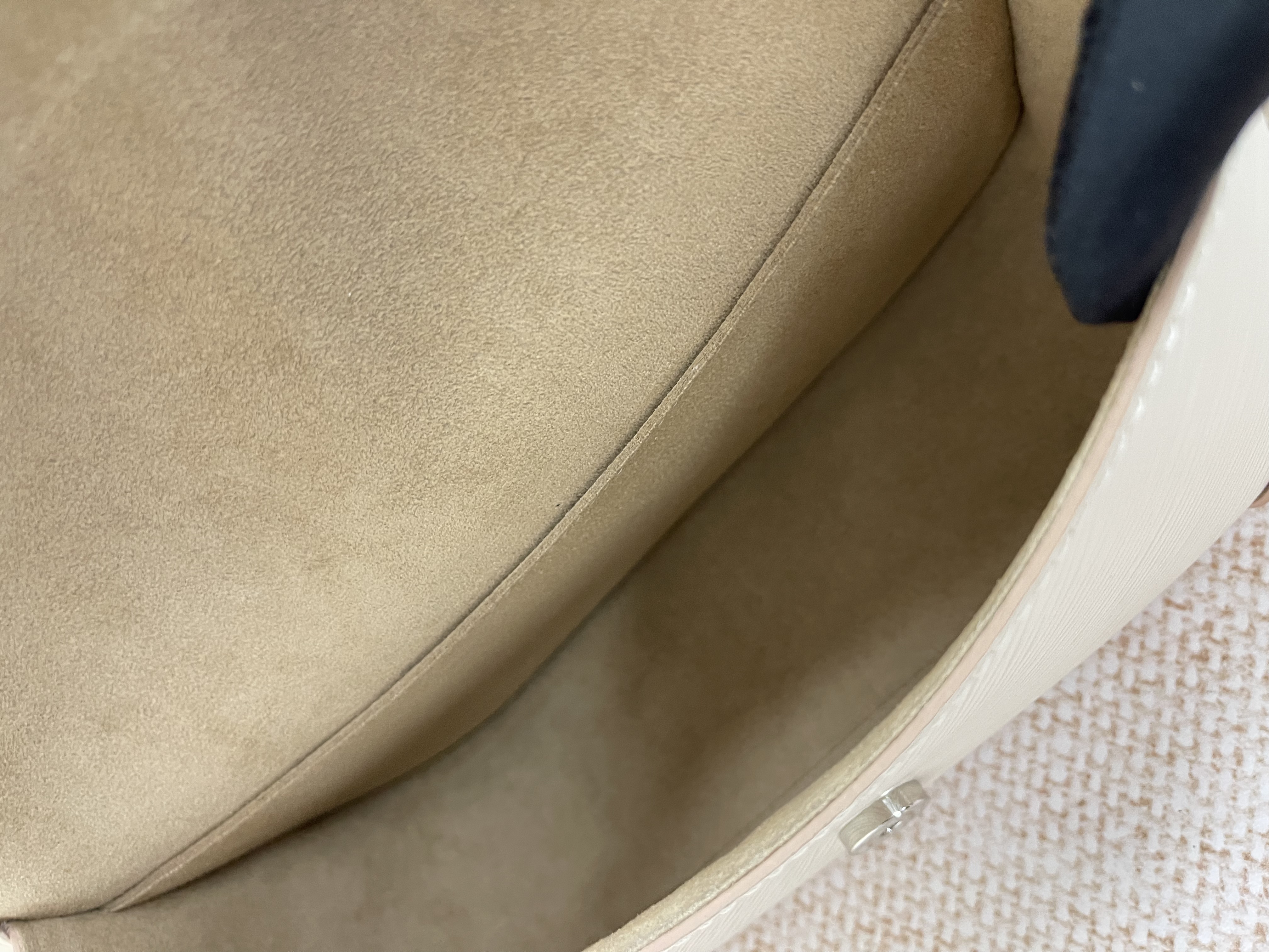 Pre-owned Louis Vuitton Buci/ Product Code: 26022301