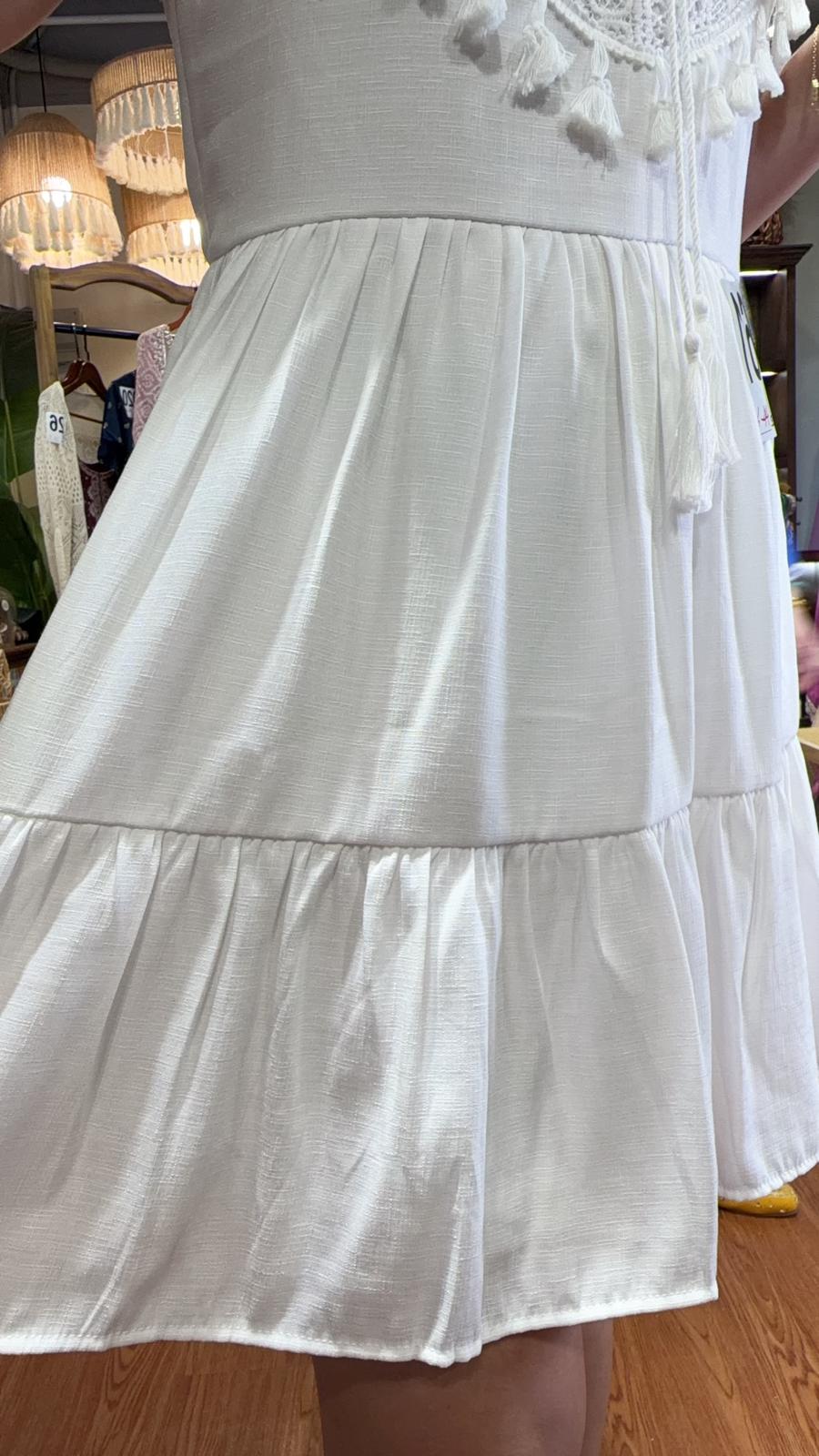 2961 Powder White Hearted Shape Emb Chest OP 35"