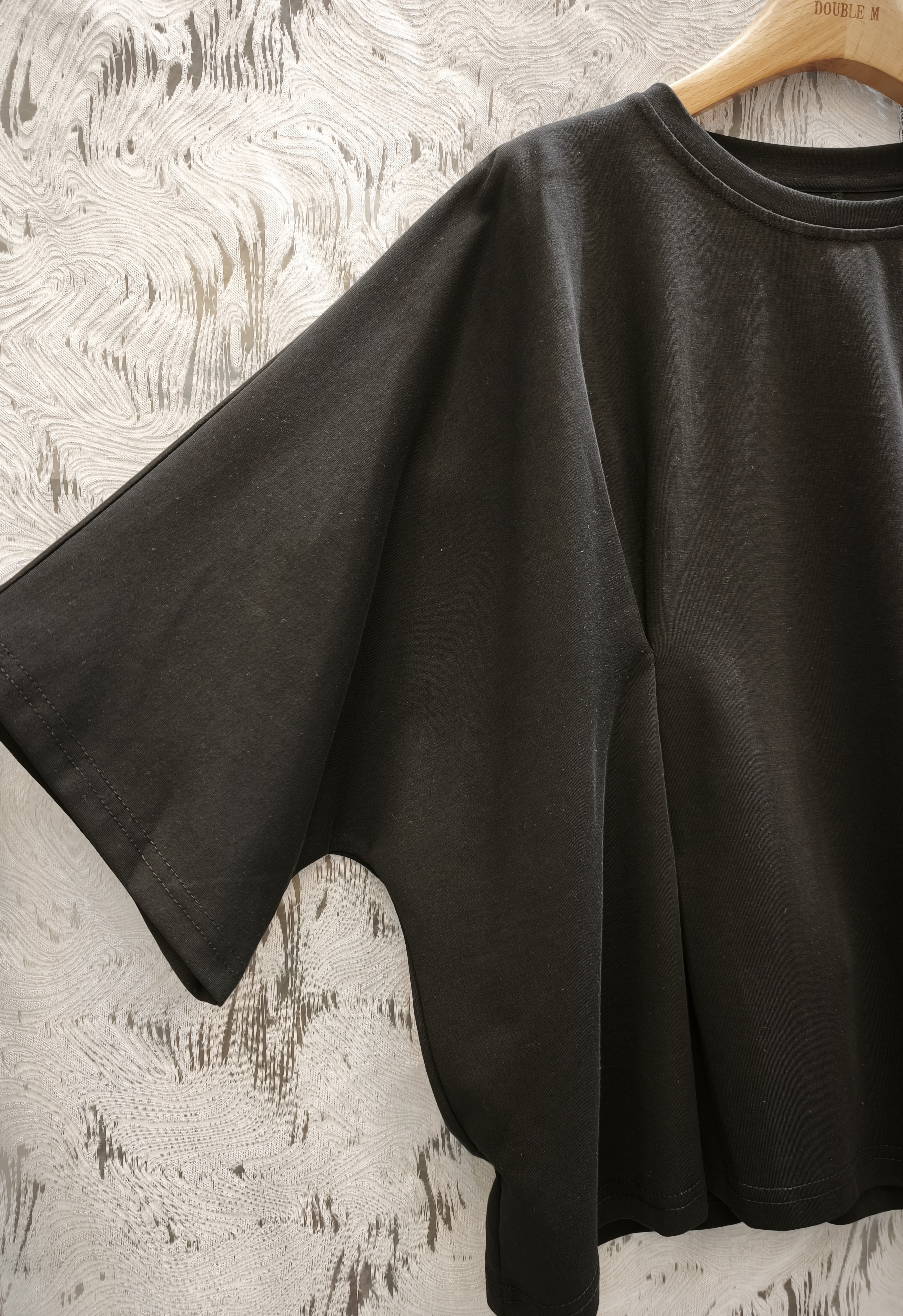 前褶設計寬鬆Tee