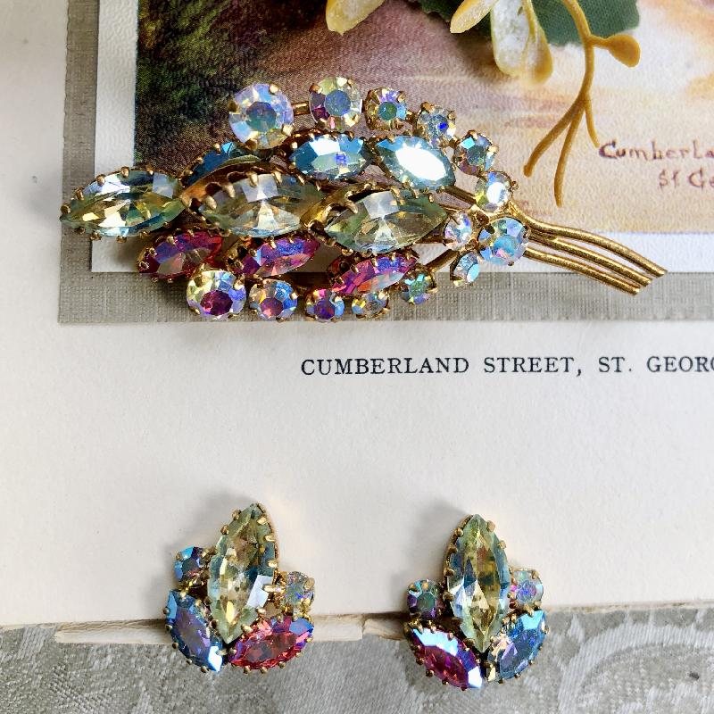 C.a. 1950s Multi-Colour Aurora Borealis Foliage Brooch and Clip Earrings Jewelry Set(MT1870)