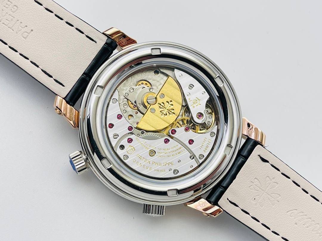 V4升级版 市场最高版本 功能跟正品一样 百达.翡丽星空升级终极版！升级细节： 1⃣️做到了跟正品满天星自动转的功能！ 2⃣️升级日历的排法和正品一样的顺序！ 3⃣️直径42毫米，厚度11毫米！ 4⃣️最大亮点：百达.翡丽星空里的月亮会根据天空上的月亮变化而变化！根据天空上的月圆月缺搬（初一月弯弯初十五月圆）到手表上了！