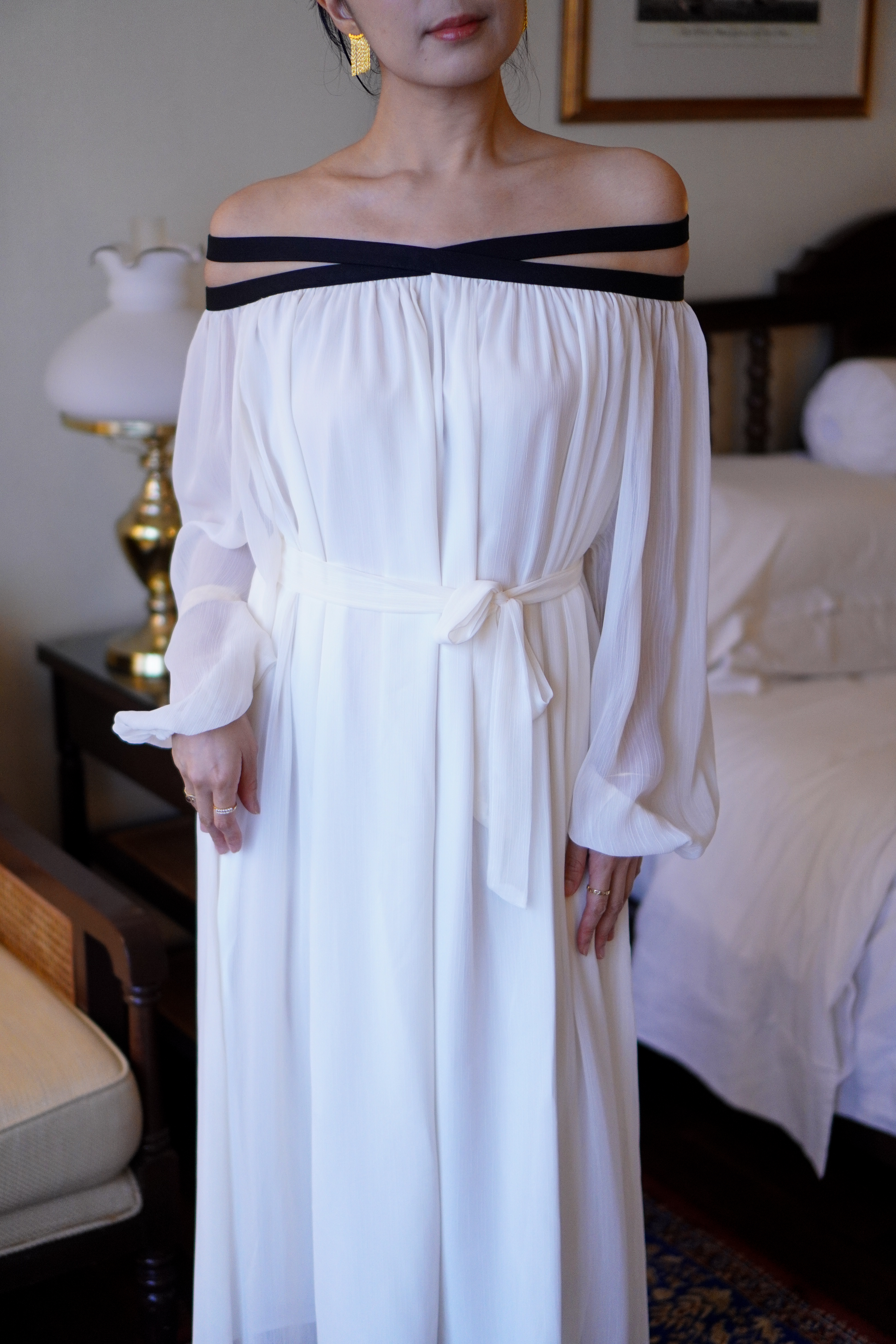 交叉一字肩飘纱连衣裙 Cross Strap Off-shoulder Flowy Dress
