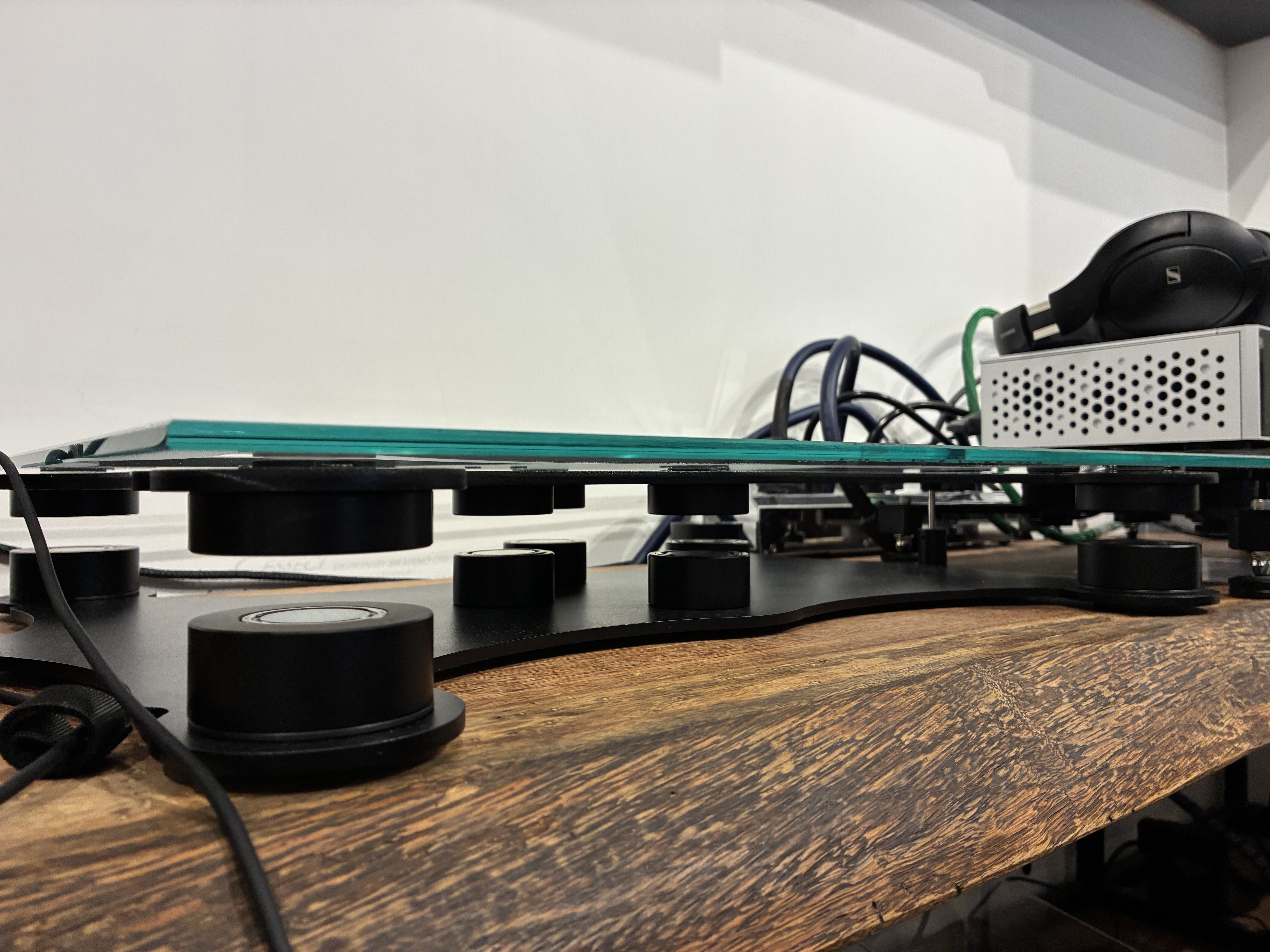 eSseCi DESIGN RELAXA 850 磁浮隔震台