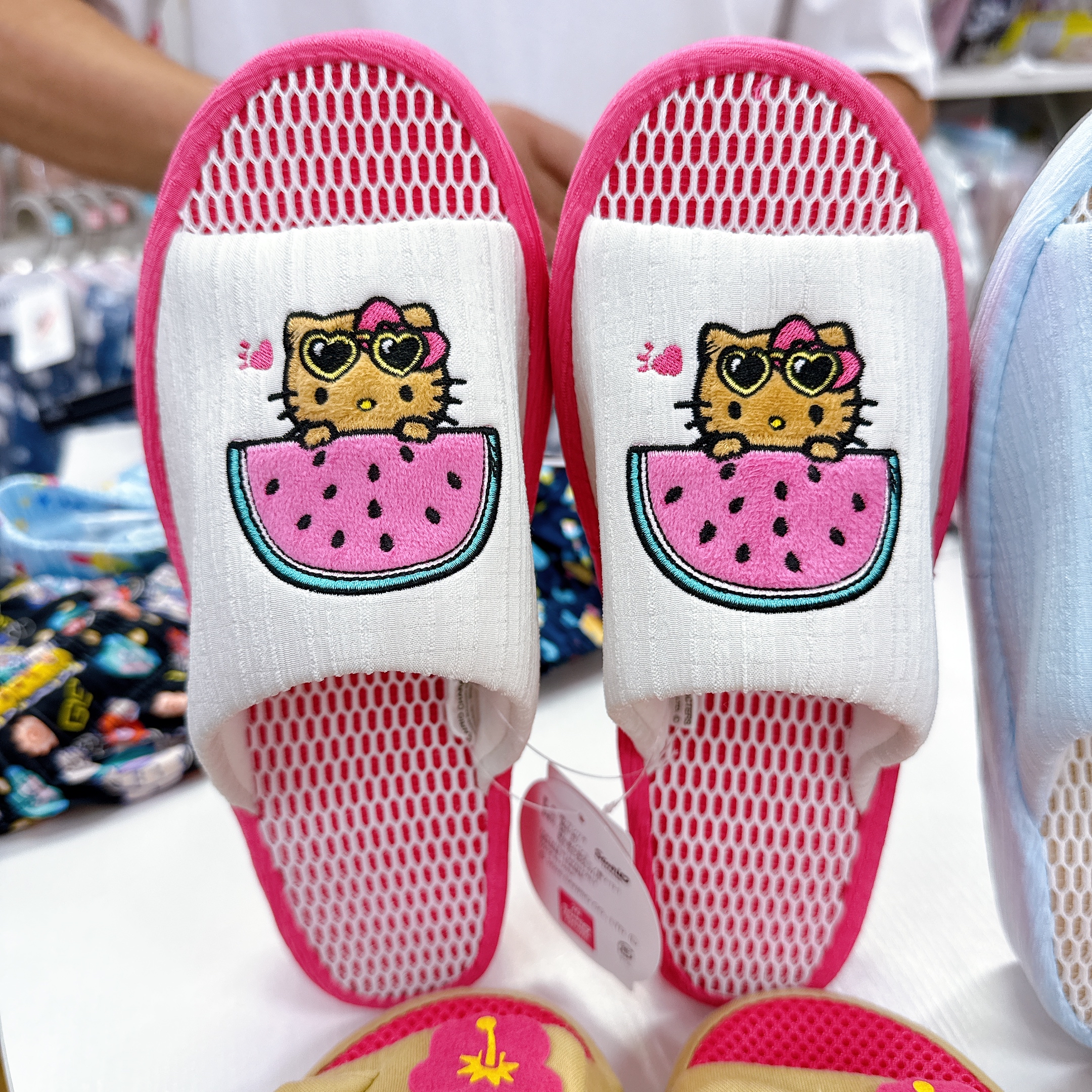 日本直送日本限定Hello Kitty網底拖鞋 23至25 cm 十分透氣