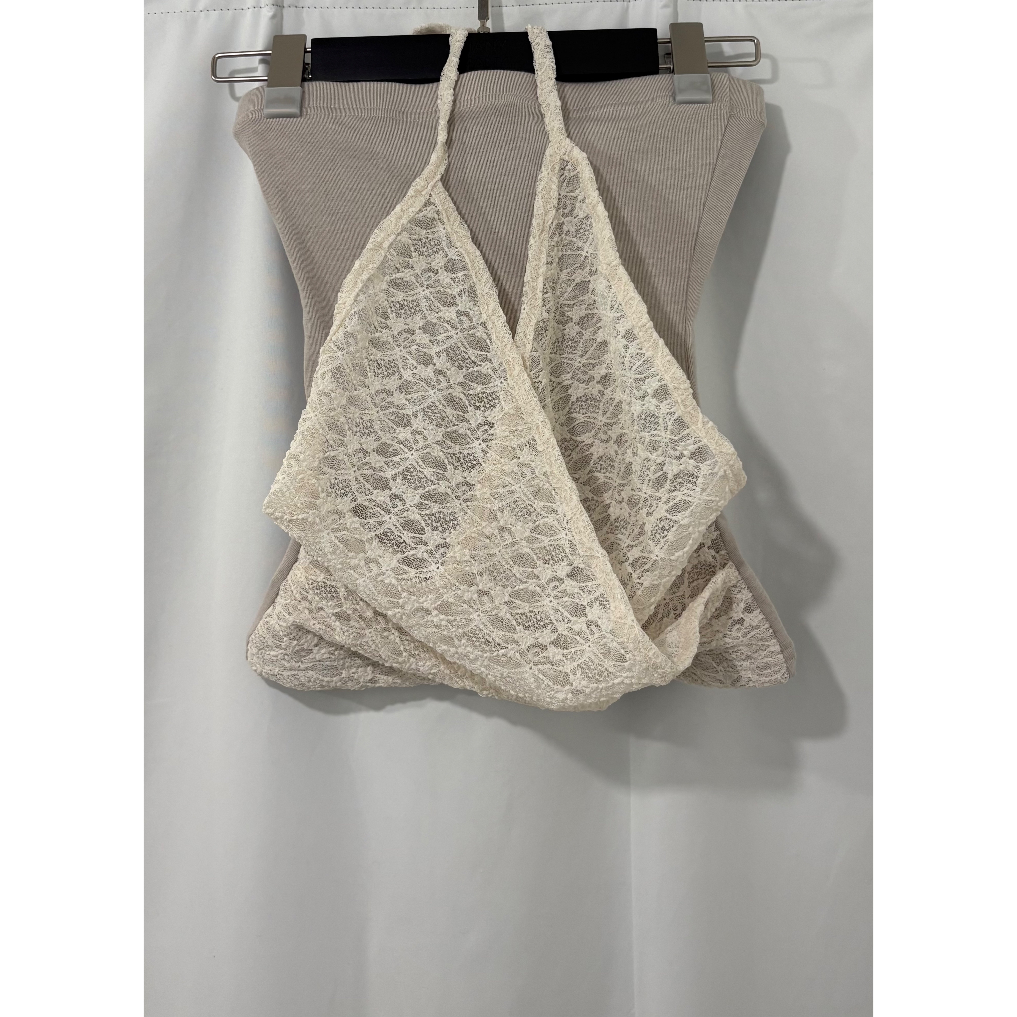 優惠價7月24截🩶2607O《SPLICED LACE TUBE TOP》