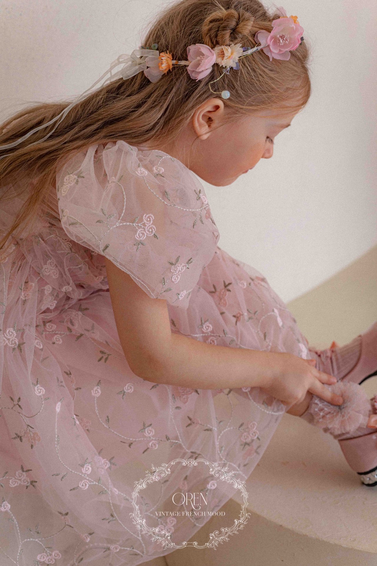 ☀️預訂 韓國直送☀️🇰🇷Oren Roslyn Bloom兩色花卉刺繡泡泡袖包屁裙/連身裙