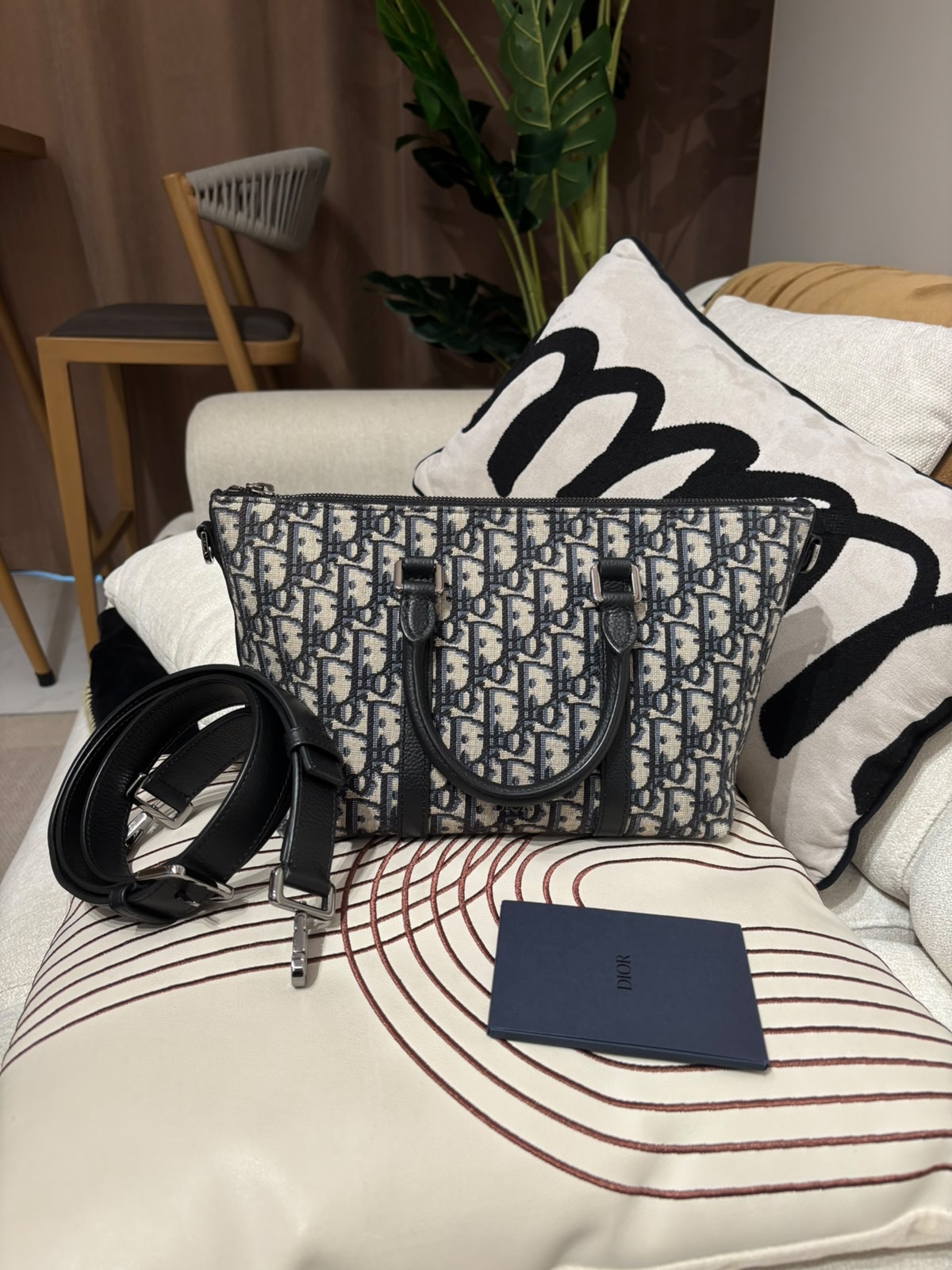 Dior Weekender 25 2 Way Bag Oblique 100%Authentic,98%new ✅ 證書✅dust bag