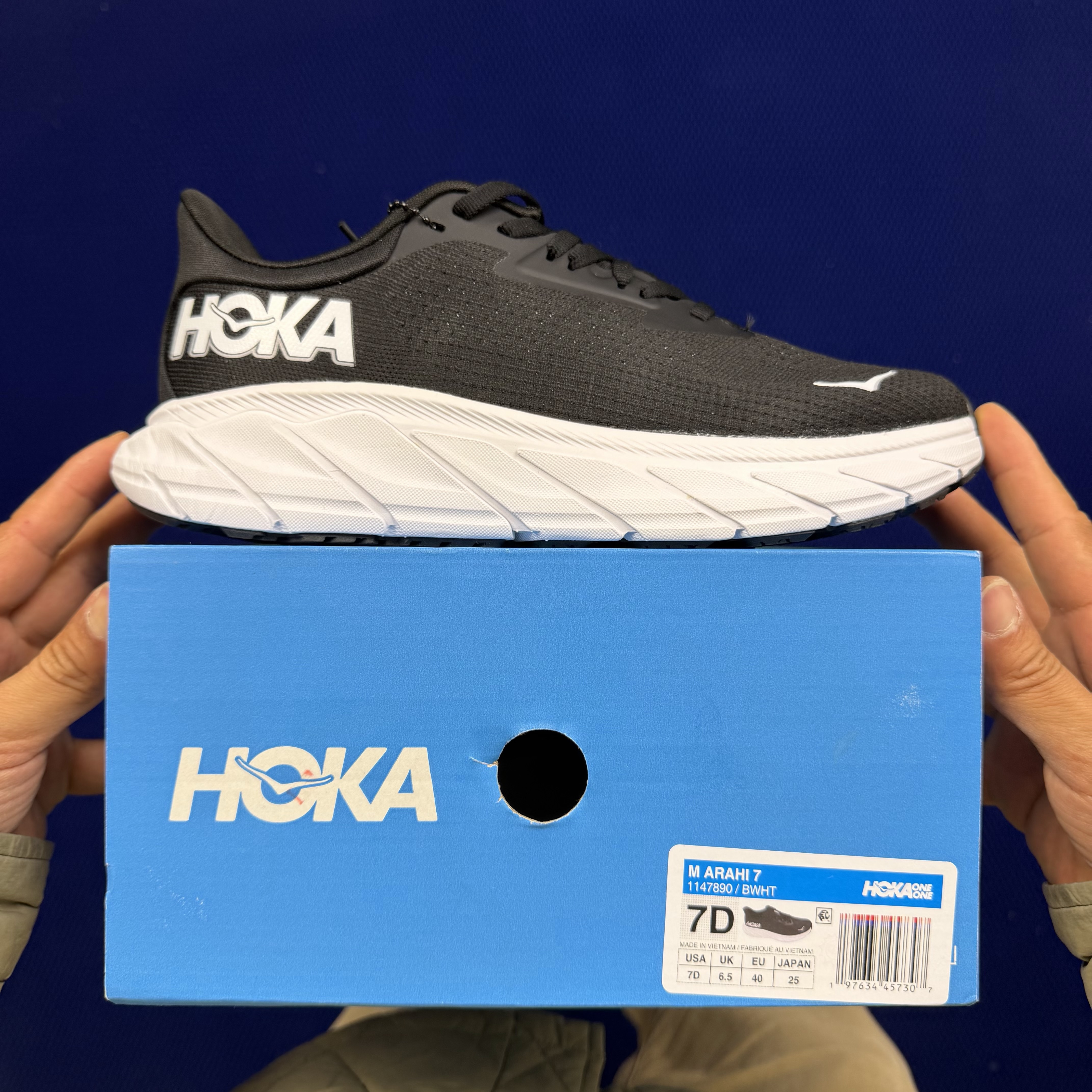 Hoka One One Arahi 7