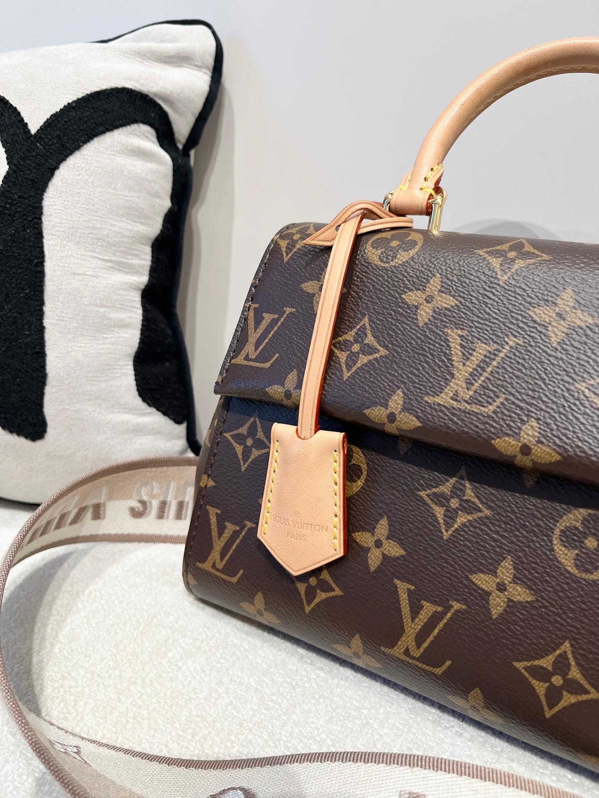 LV Cluny Mini Bag Monogram 100%Authentic, 98%New ✅Key Lock✅Dust bag 