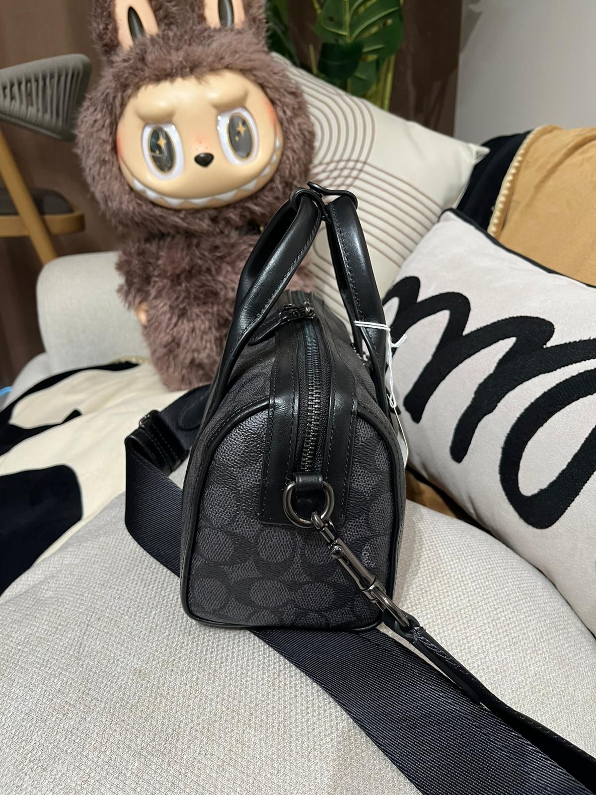 Coach Gotham Duffle 24 in Signature Boston bag 100%Authentic ,98%new ✅Dust bag