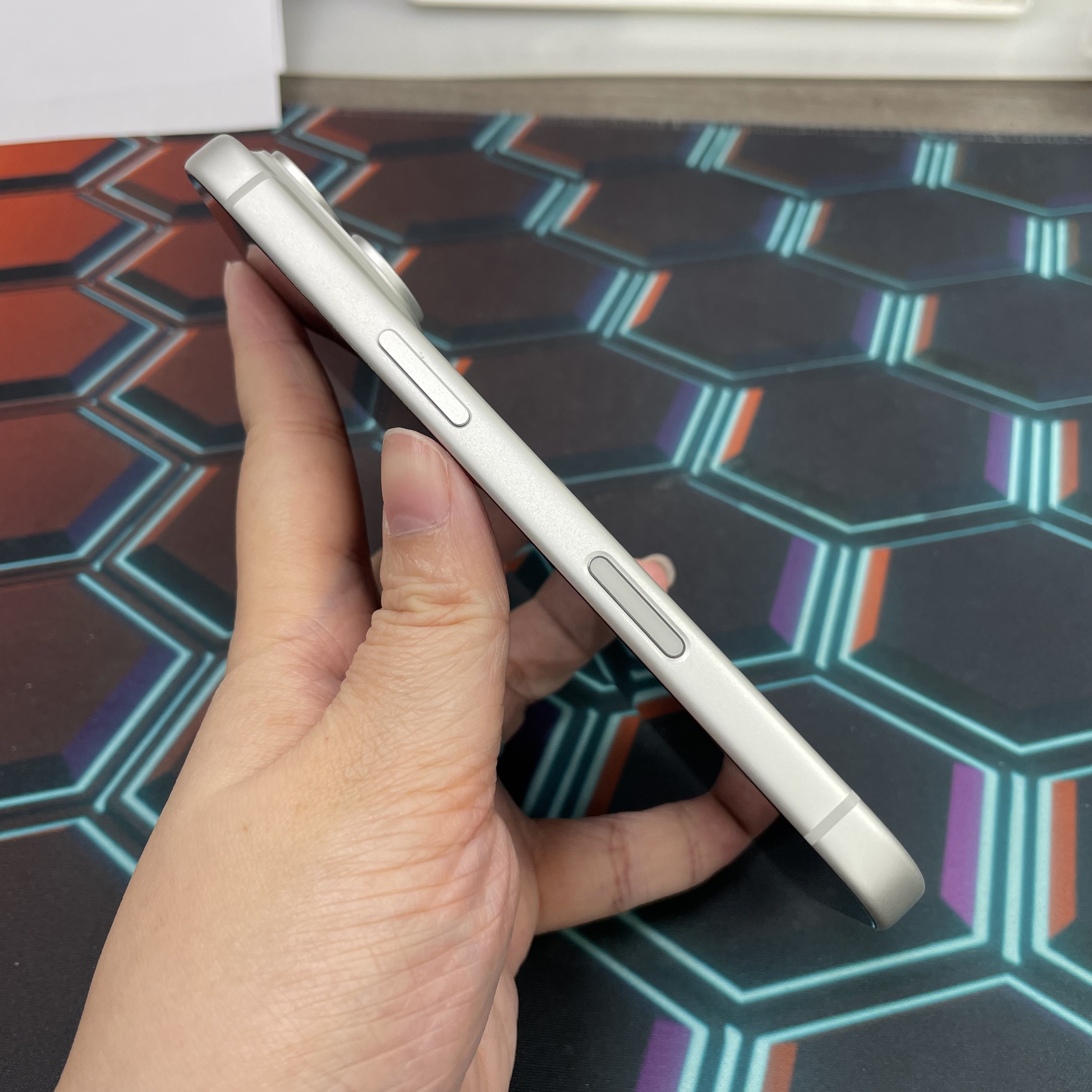 *8243 17 pro 勁靚機 256GB 電99 銀色 sliver