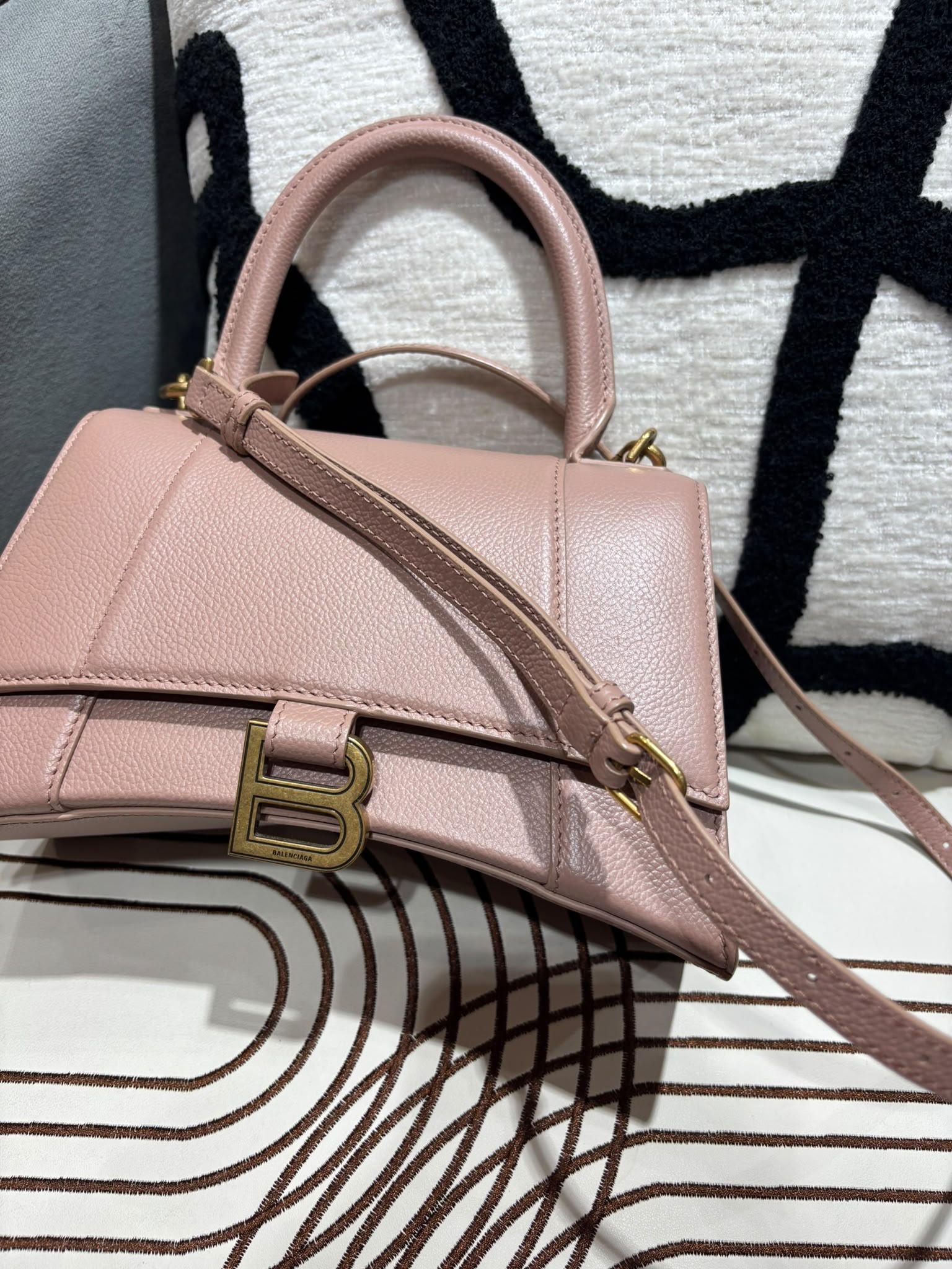 Balenciaga Nude Calfskin Hourglass 2 way bag 593546 100%Authentic, 98%New ✅Dust Bag