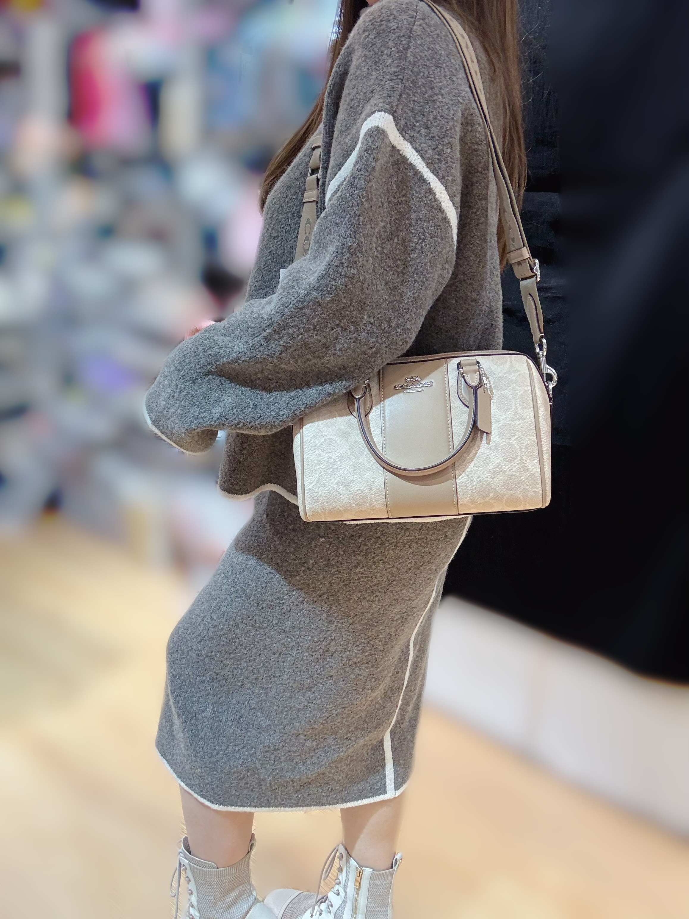 Coach Rowan crossbody milk tea/m