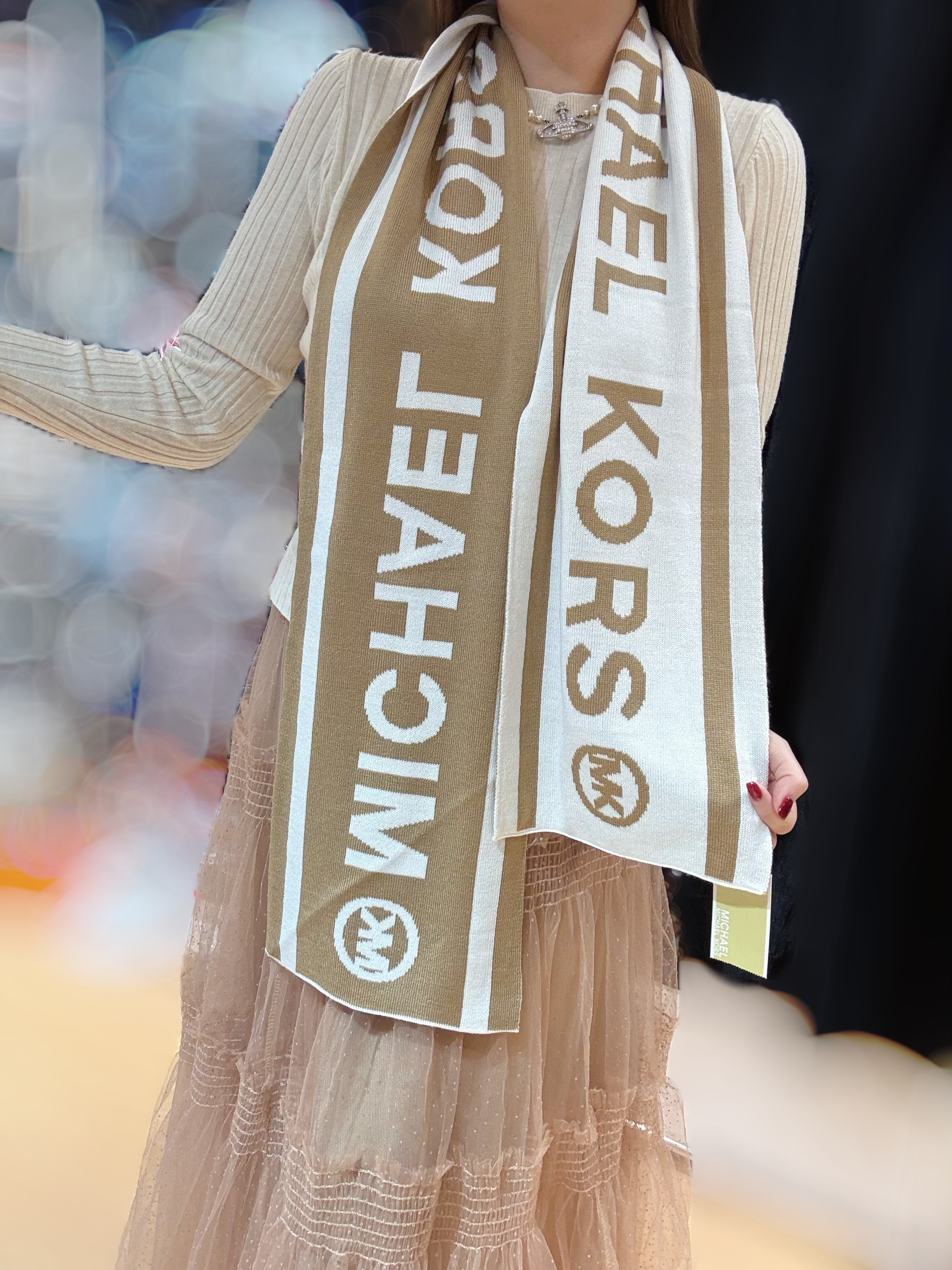 Michael kors scarf beige