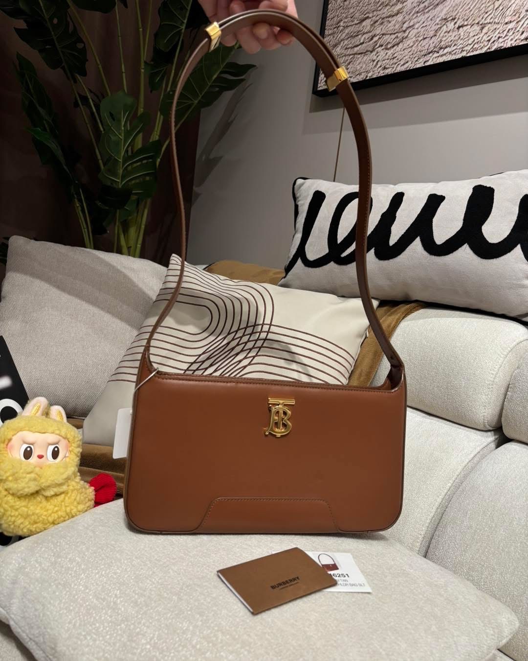 Burberry Leather TB Shoulder Bag hobo 100%Authentic,95%new✅dust bag  