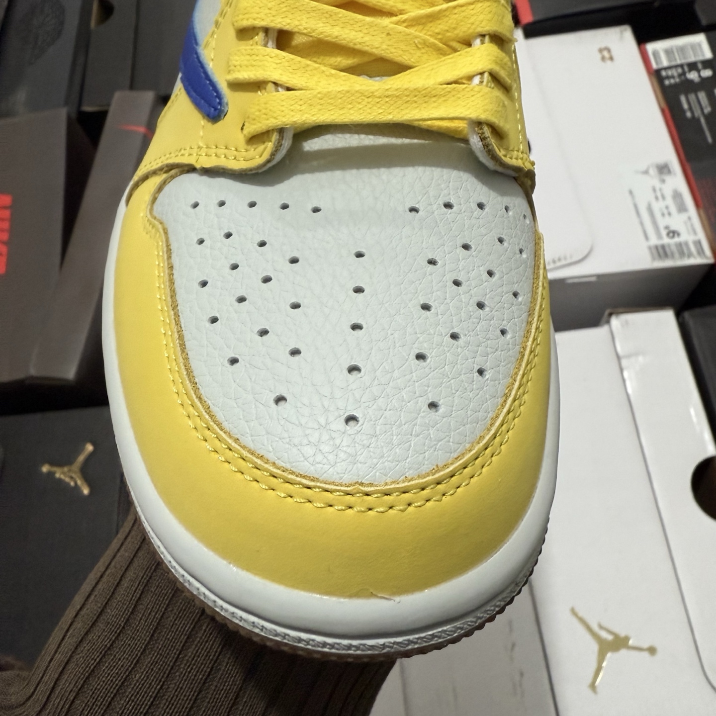 Travis Scott x Air Jordan 1 Retro Low OG "Canary" DZ4137-700