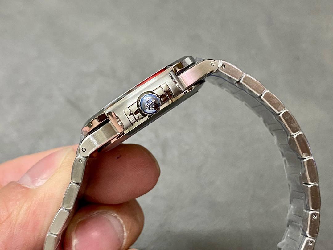 百达翡丽 Nautilus 5711/1A-010 自动上链男士腕表