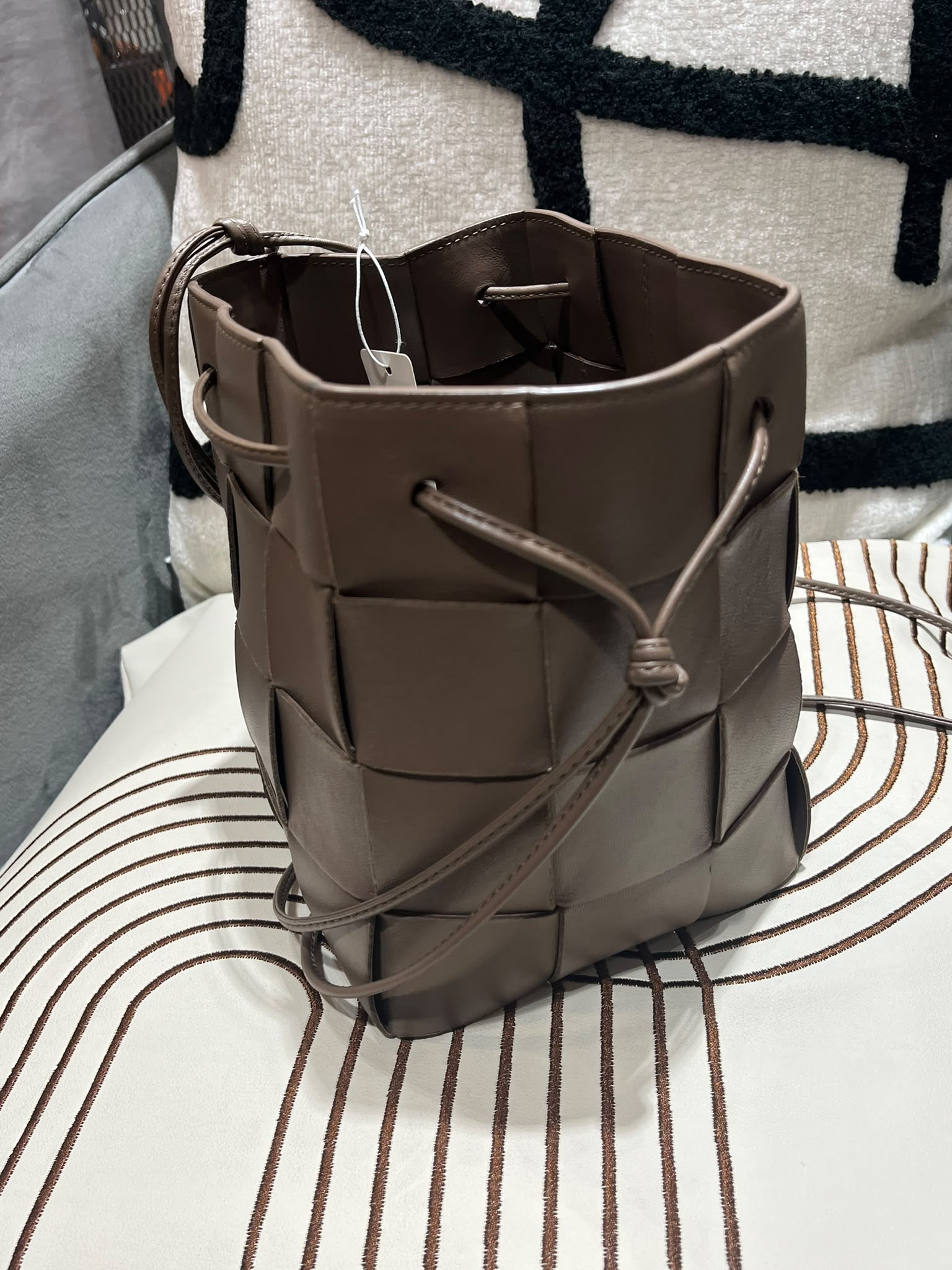 Bottega veneta BV intrecciato bucket bag 100%Authentic,95%new