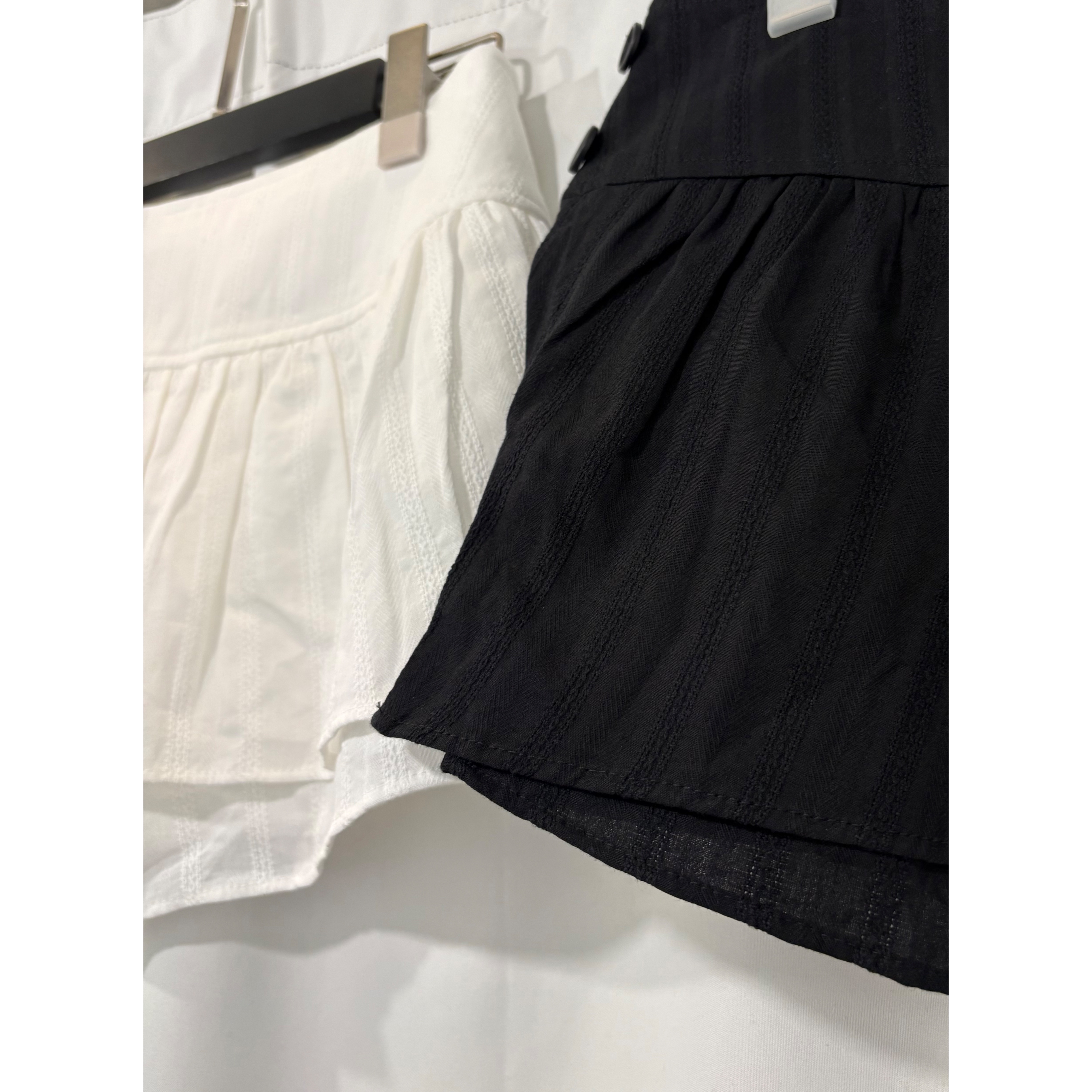 新品價8月4截單🍑2608A《STRIPED JACQUARD SKPT》