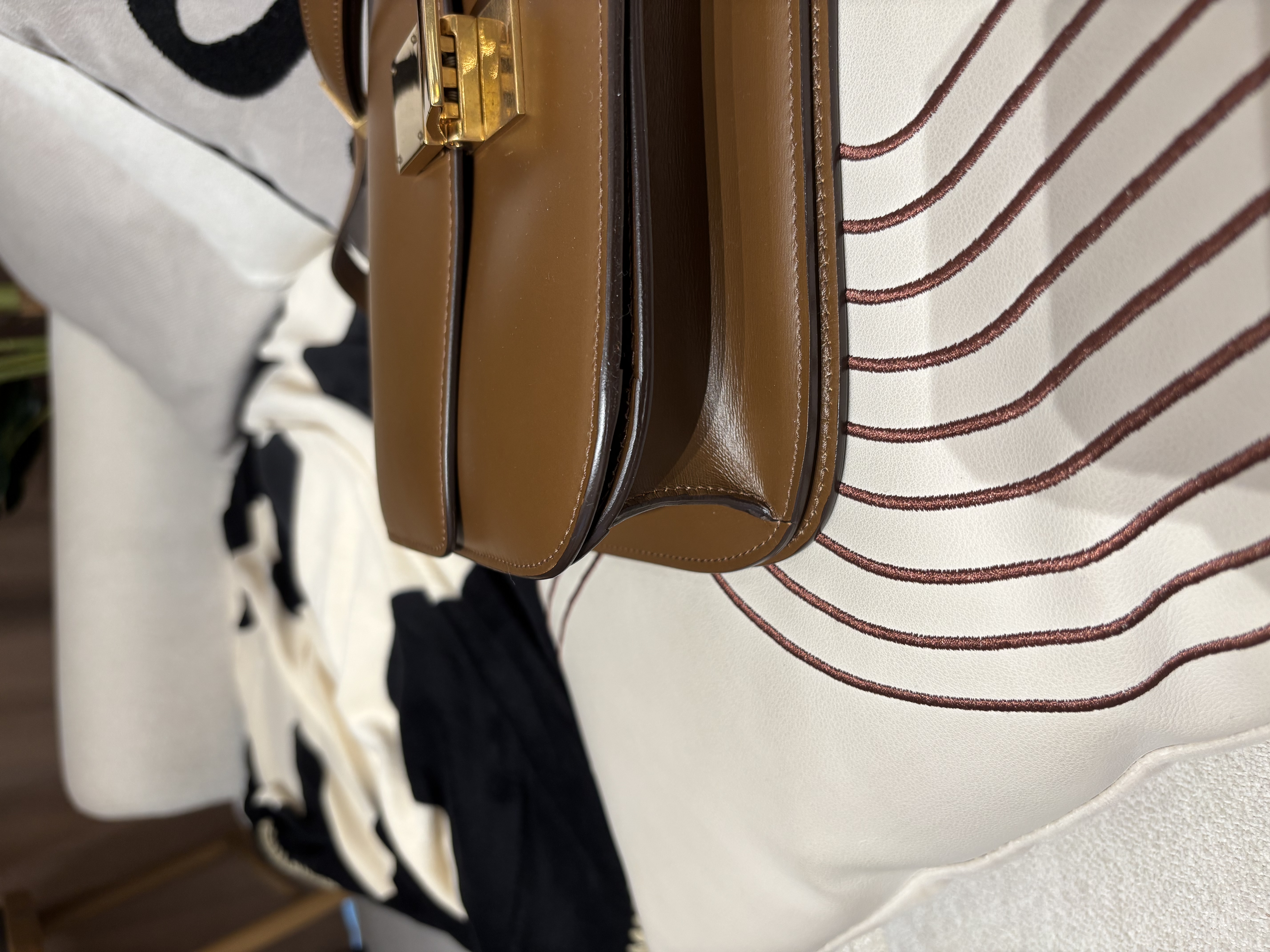 Celine Classic Box Crossbody Bag Calfskin Tan 100%Authentic, 