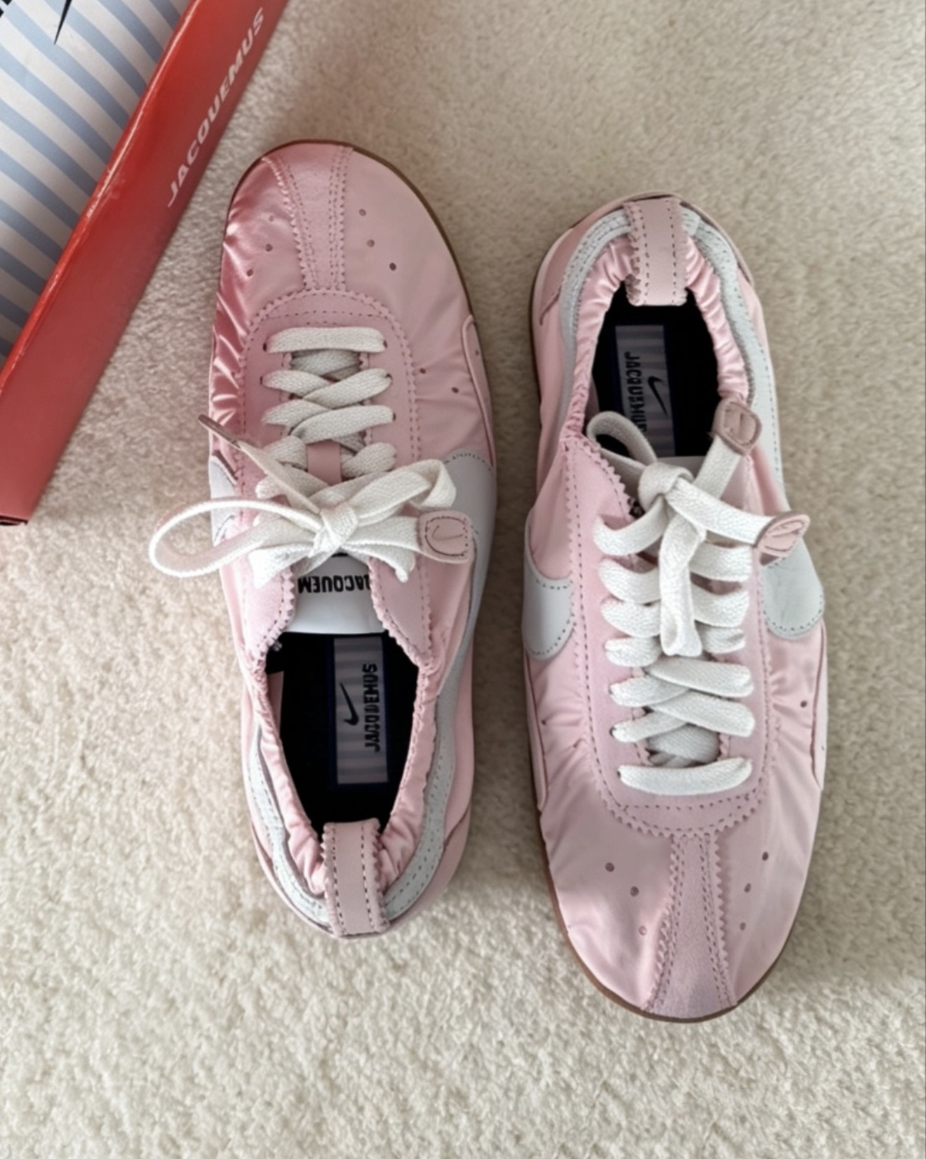HV8547-601 Nike x Jacquemus Moon Aluminum Pink HV8547-601