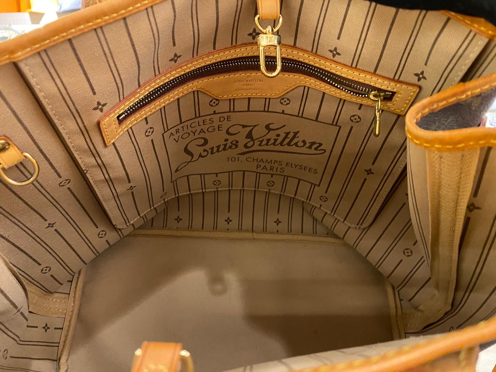 Louis Vuitton Neverfull MM Monogram Tote Bag 