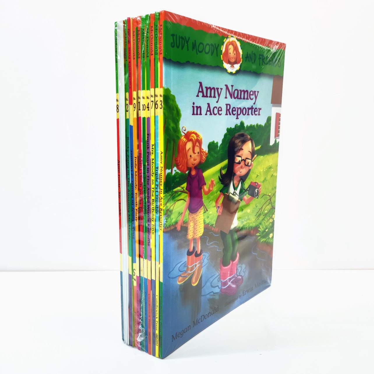 Judy Moody and Friends 12 book set  《茱蒂穆迪和她的朋友們》12冊套書  B384