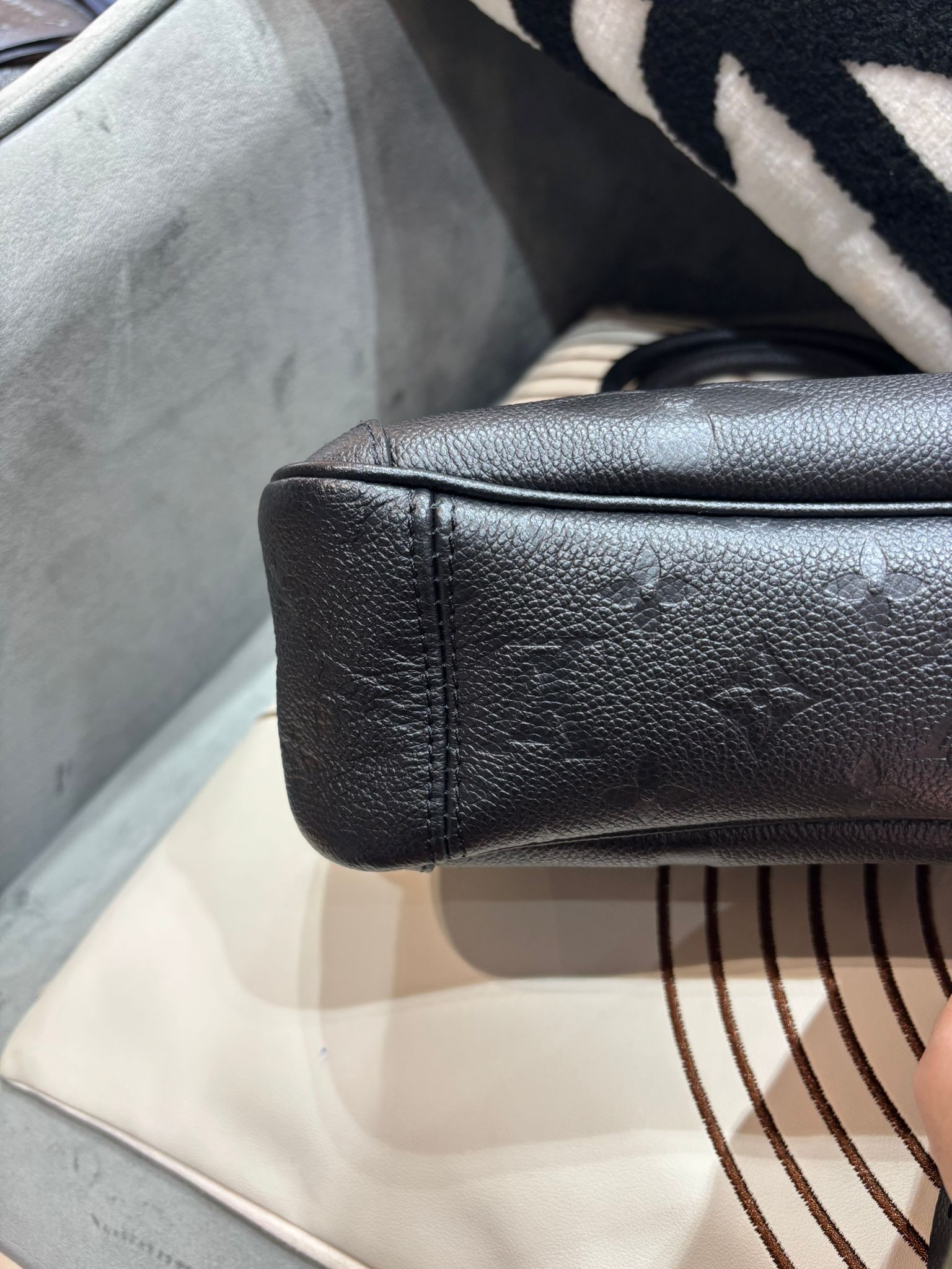 Lv Calfskin Monogram Empreinte Trianon PM 2 way bag M46488 100%Authentic, 99%New ✅Dust bag 