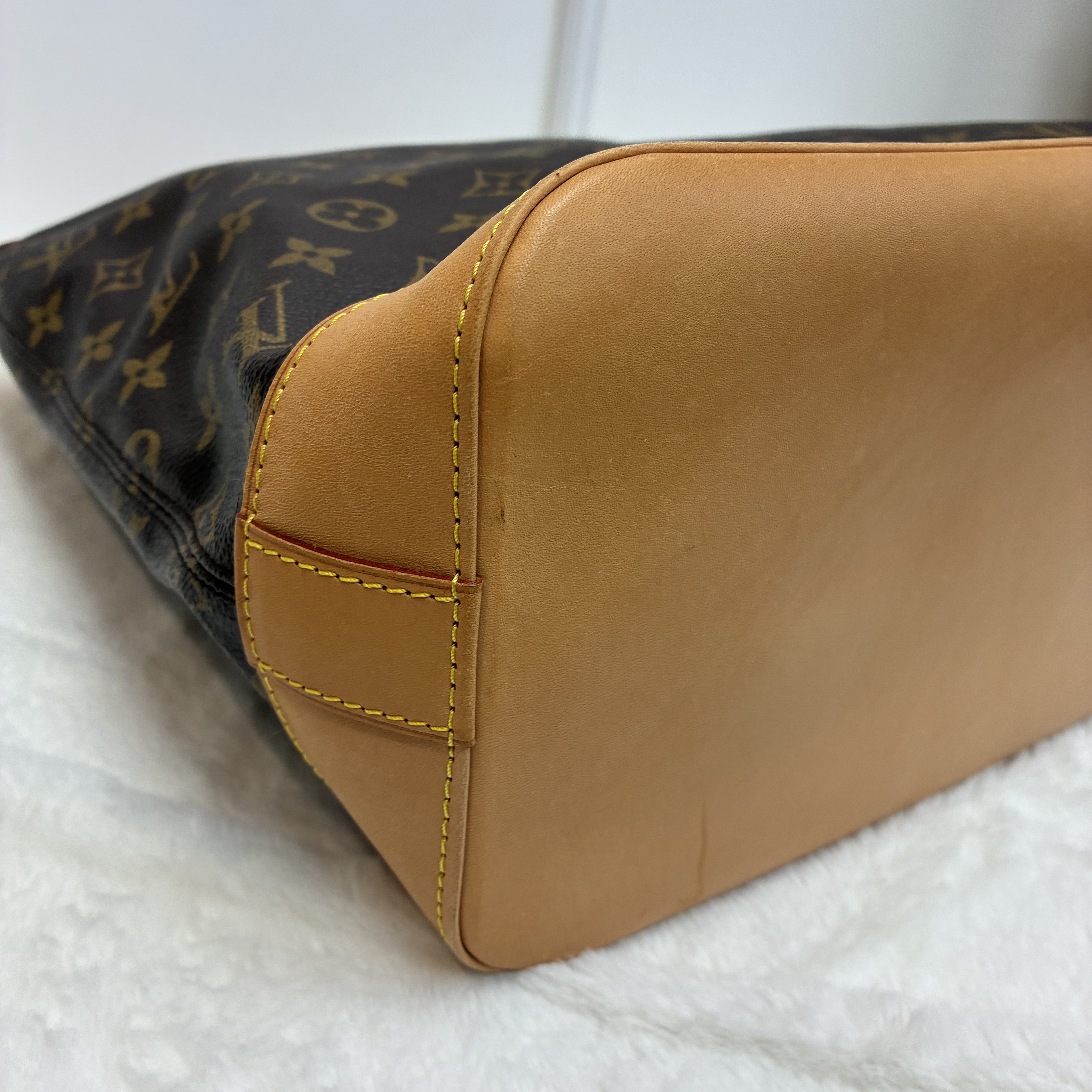 Louis Vuitton Monogram Lockit Vertical 
