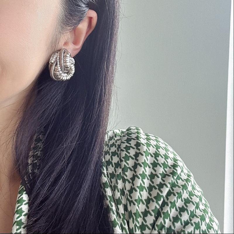 Vintage 1980s New Old Stock Silver Clustered Chain and Faux Pearl Statement Clip Earrings (NZ015-11)