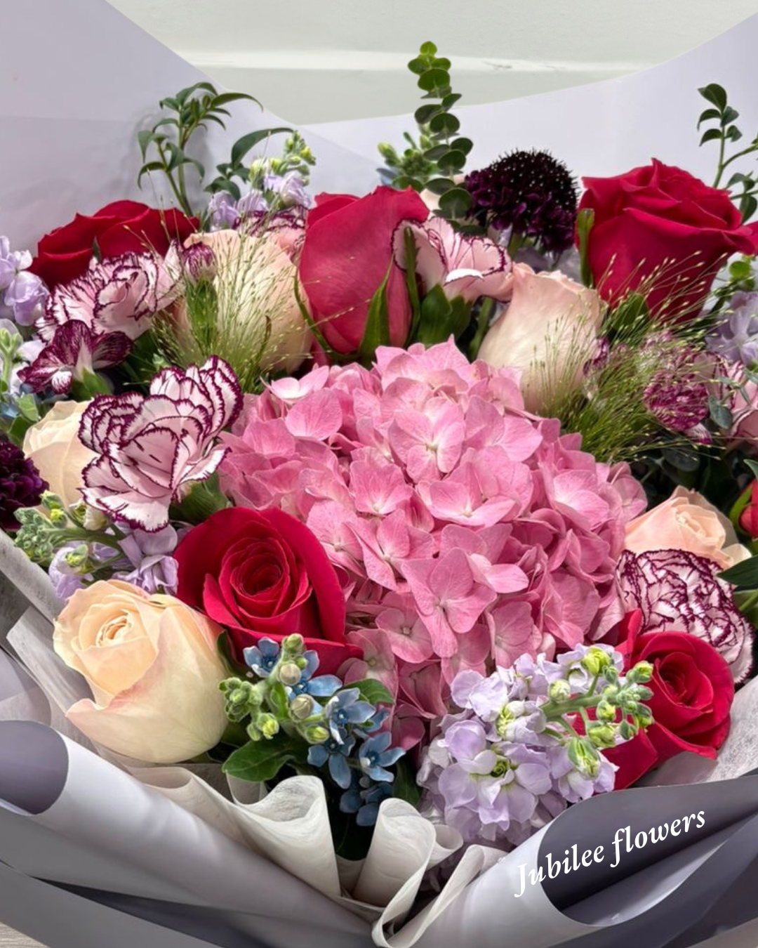 玫瑰 繡球 康乃馨 花束