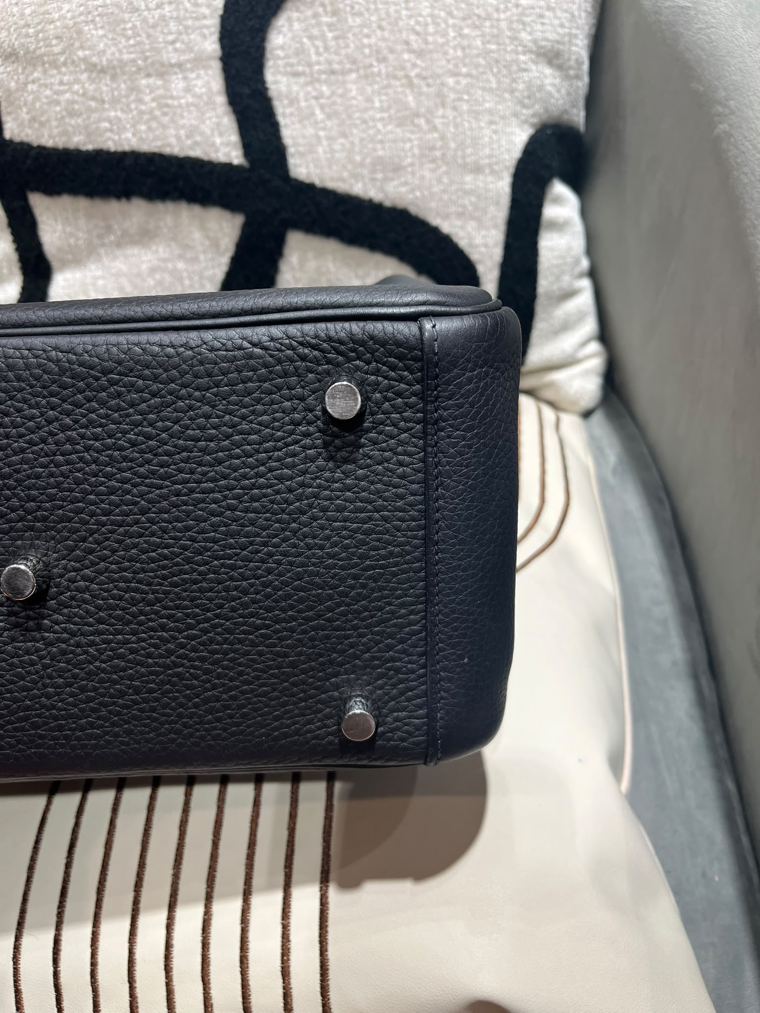 HERMES LINDY 26,STAMP Y 黑銀 100%Authentic, 95%new  ✅塵袋✅box