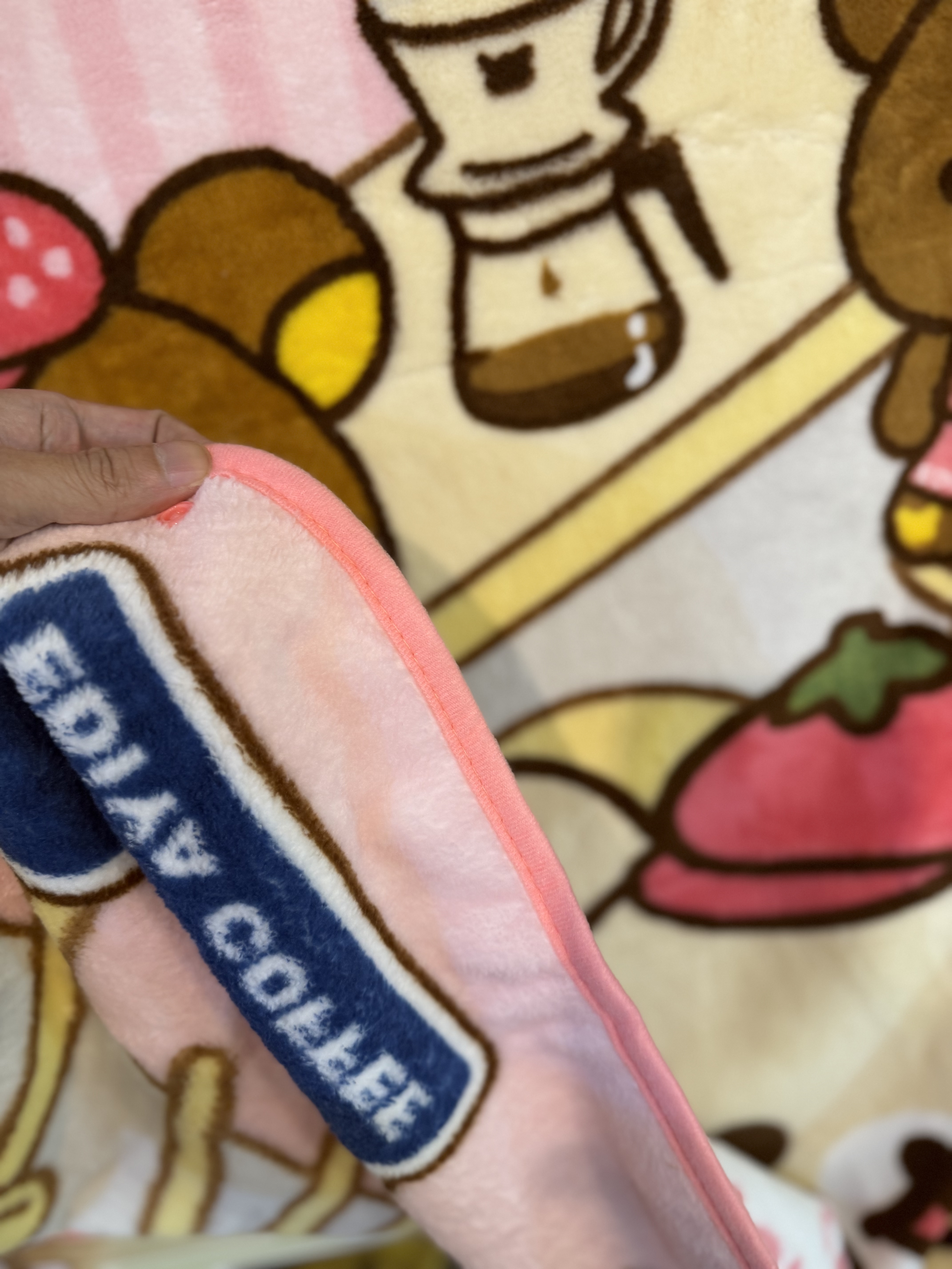 《現貨》全新韓國限定EDIYA COFFEE x Rilakkuma 士多啤梨cate造型毛毯