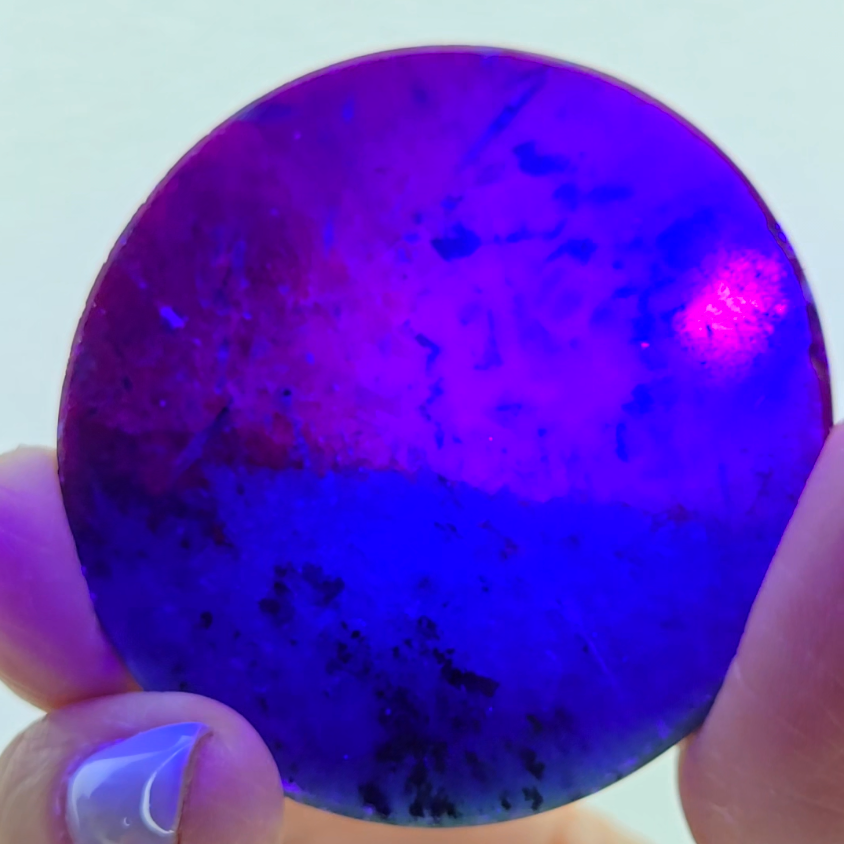 Ruby in zoisite cabochon with intense UV - RBY1