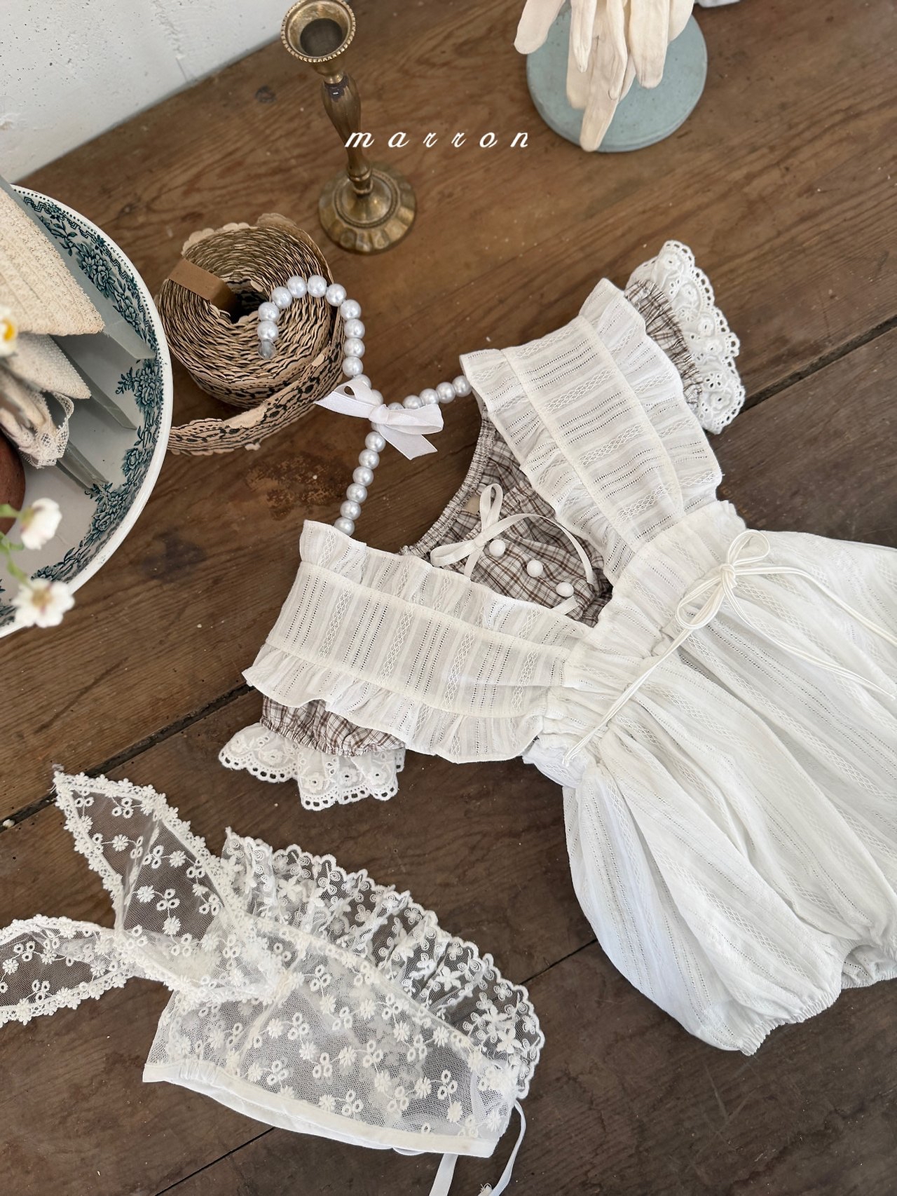 ☀️預訂 韓國直送☀️🇰🇷Marron兩色蕾絲提花荷葉邊吊帶包屁衣