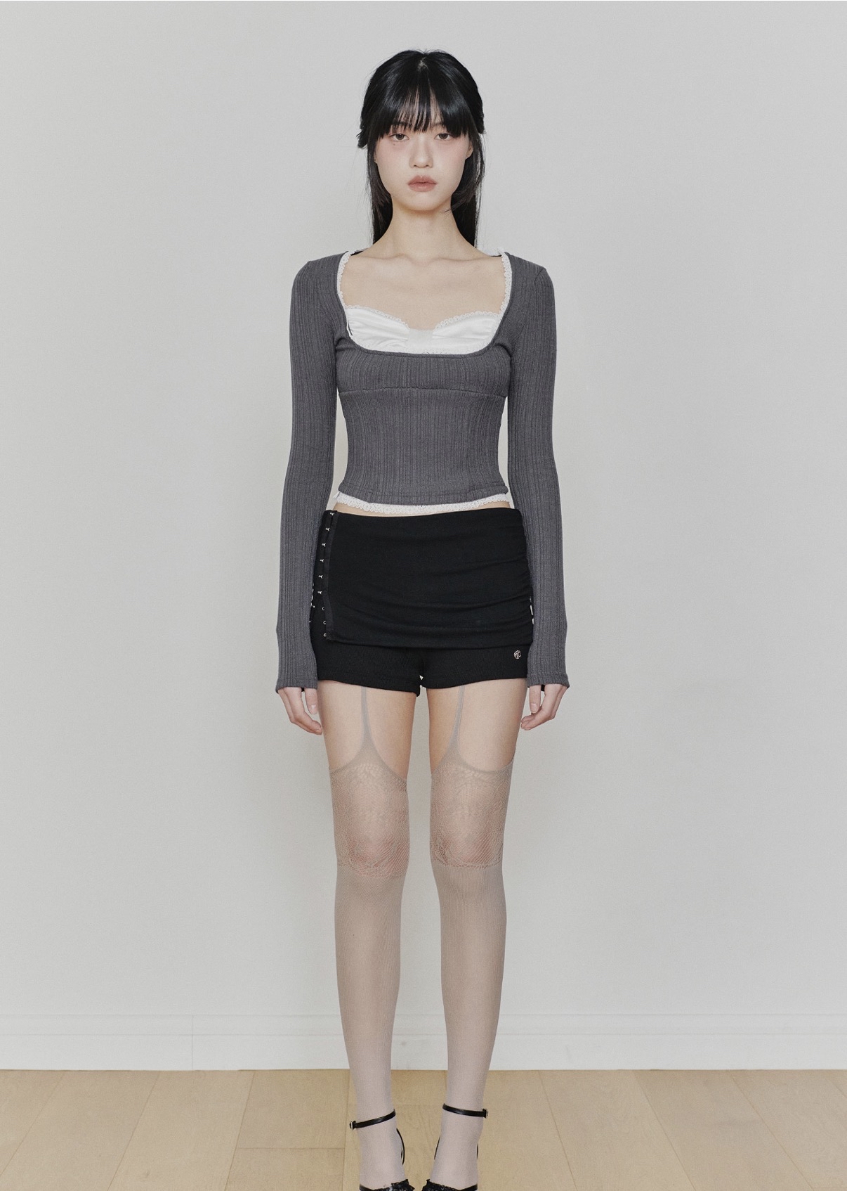 PAIN OR PLEASURE RUBY HOOK SHORTS (SS ver.) black