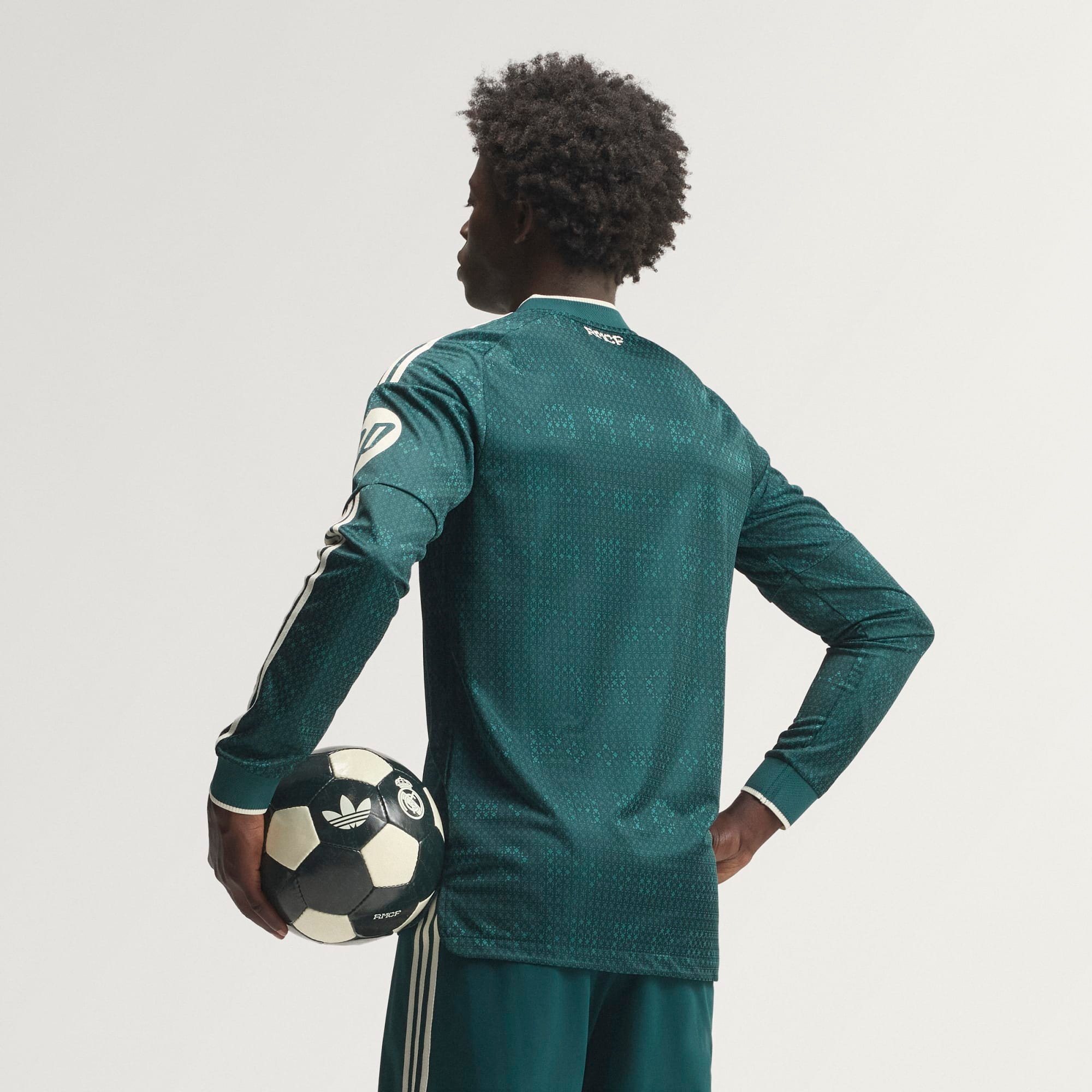💚典雅的暗綠色調 Adidas Real Madrid 皇家馬德里 2026-27 作客長袖球員版球衣 (可加印字章) KC3980