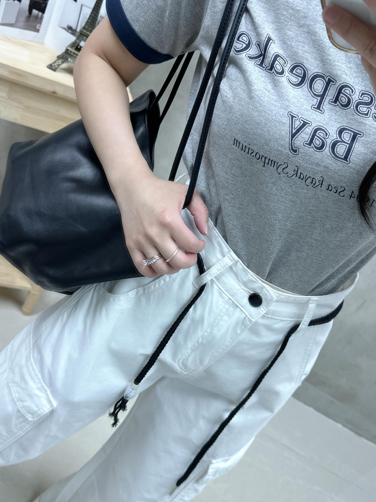 T13 撞色領英文字Tee