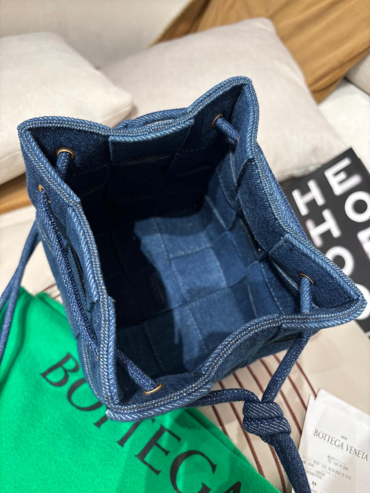 全新 Bottega Veneta BV bucket denim 100%Authentic ,unused 未使用 ✅收據✅塵袋 